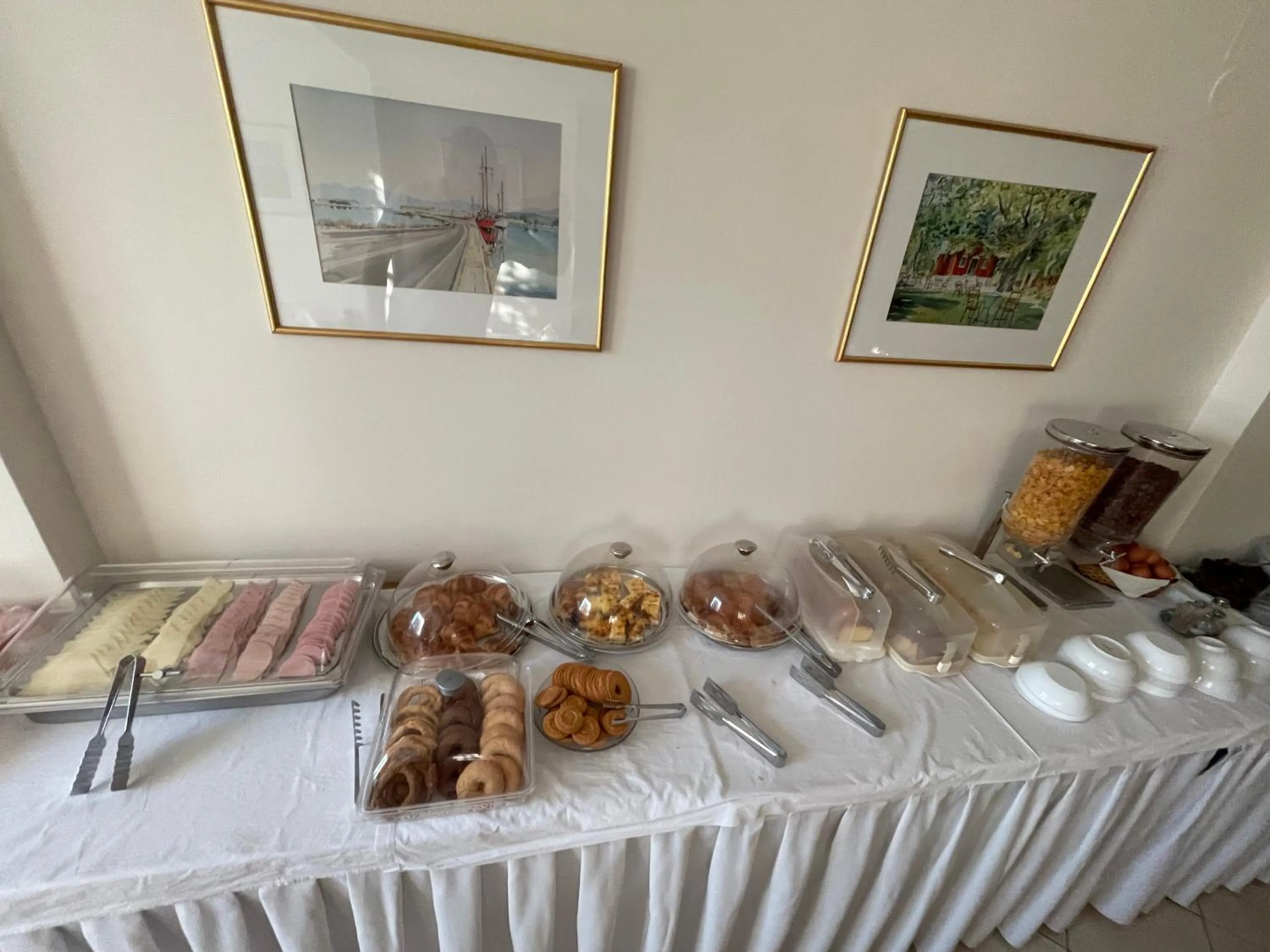 Food and drinks in Sofia Hotel