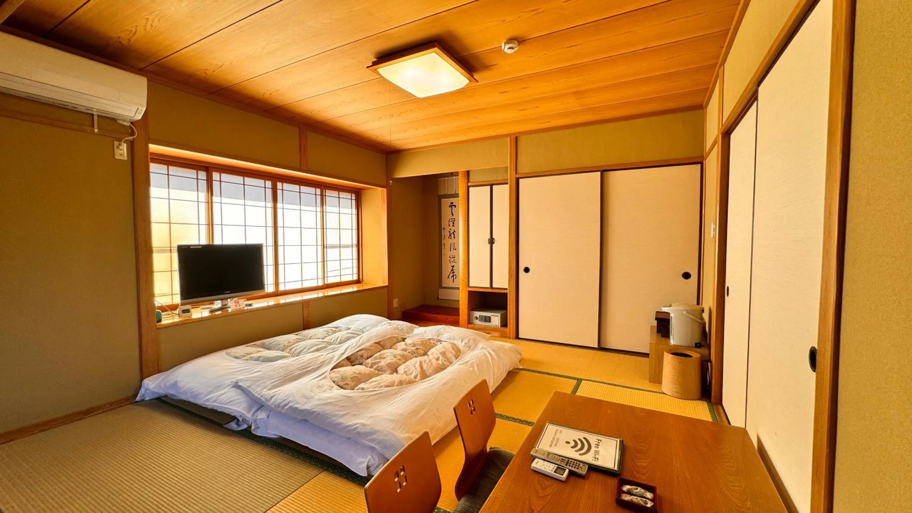 Bedroom, Bed in Ryokan Yamanami