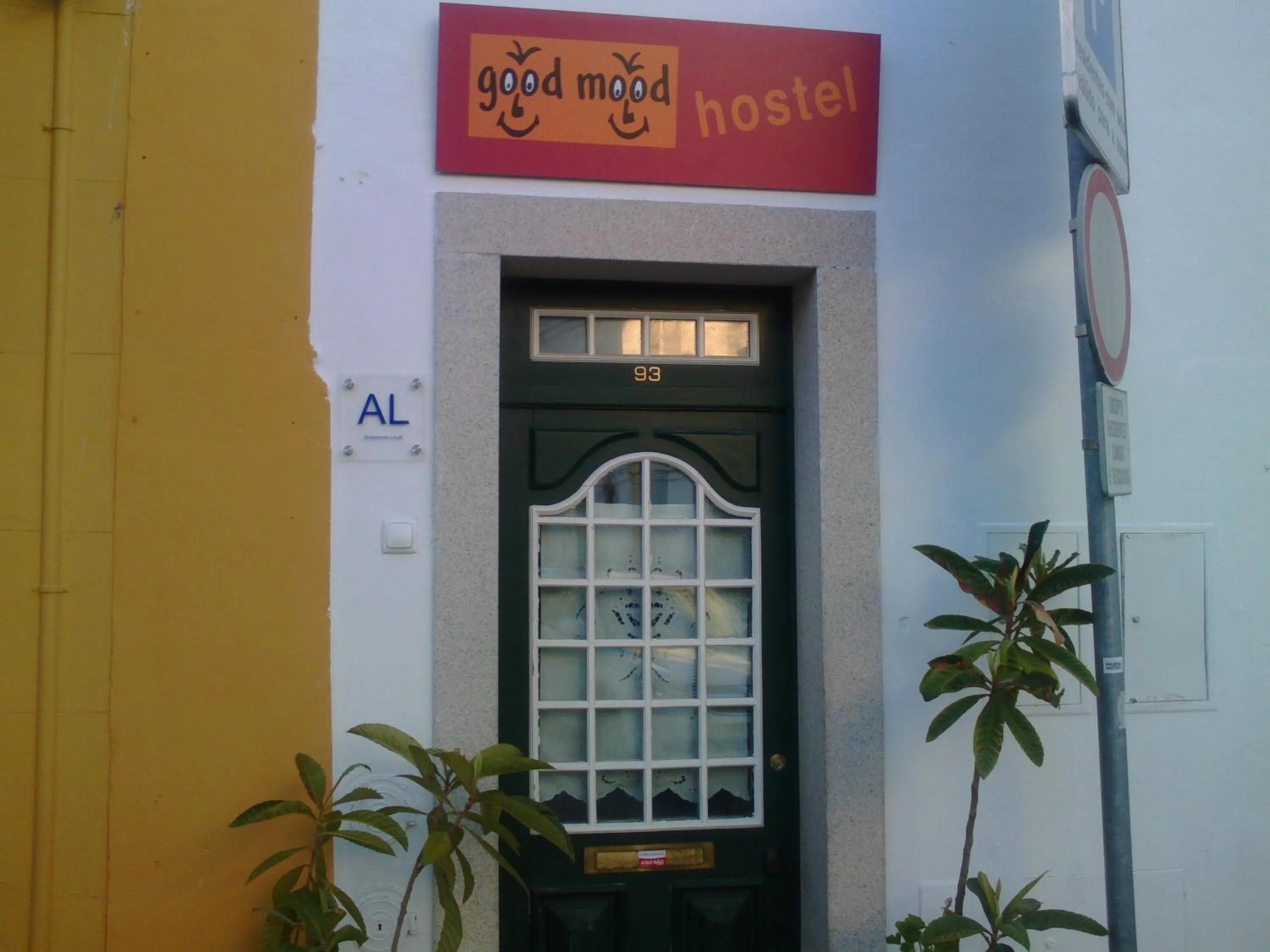 Facade/entrance in Good Mood Hostel