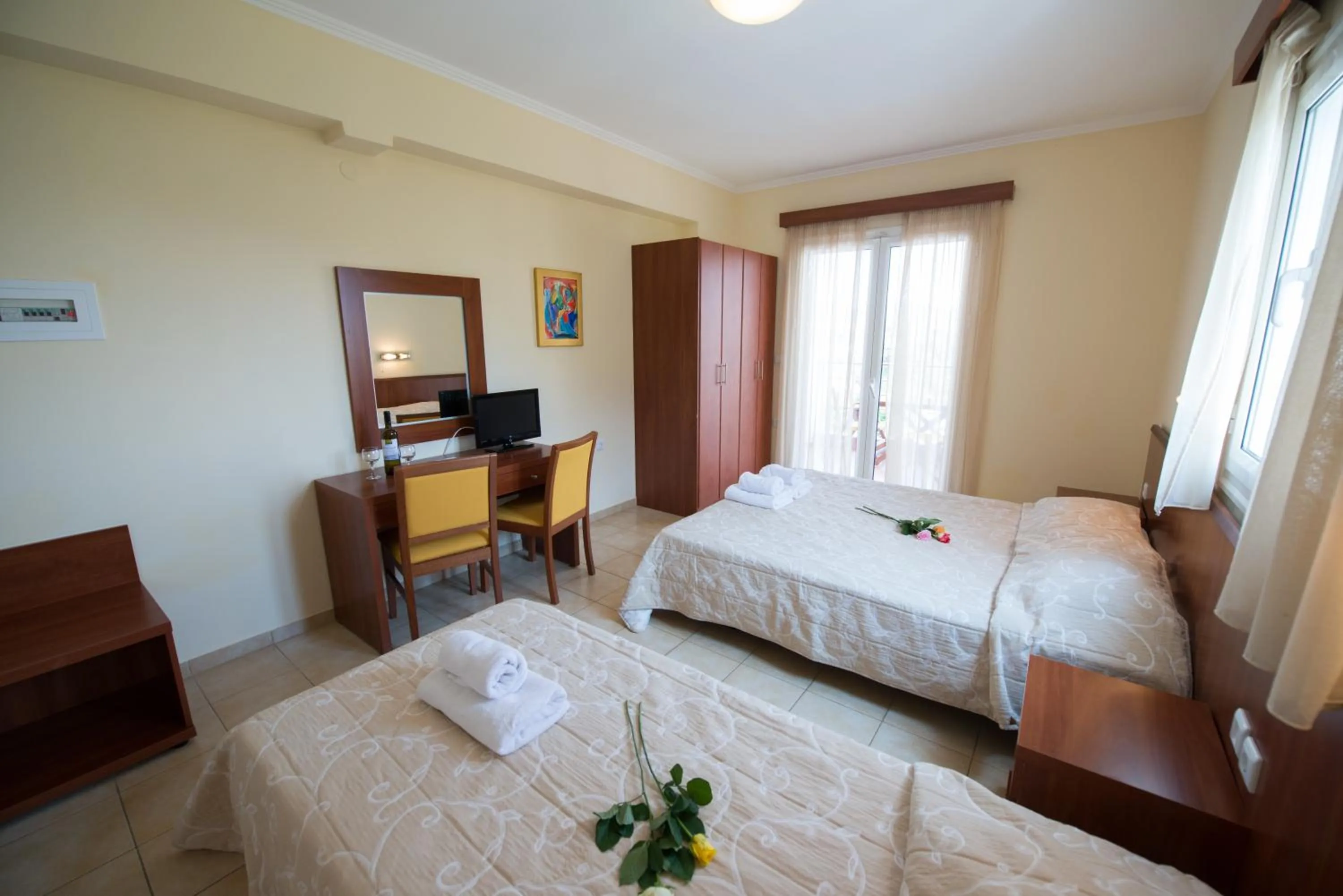 Day, Bed in Summertime Inn