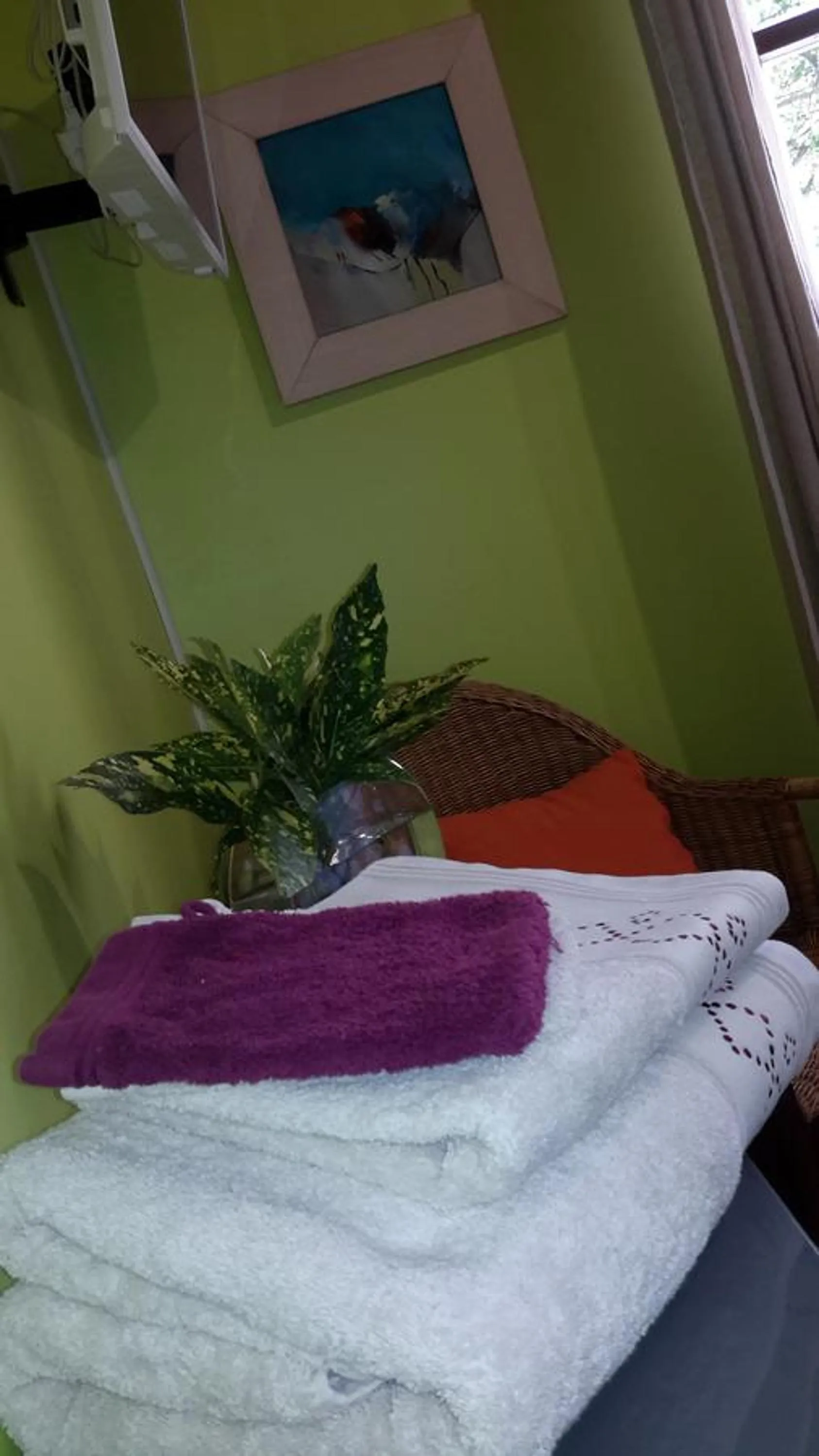 Shower, Bed in Om'Sleeping B&B