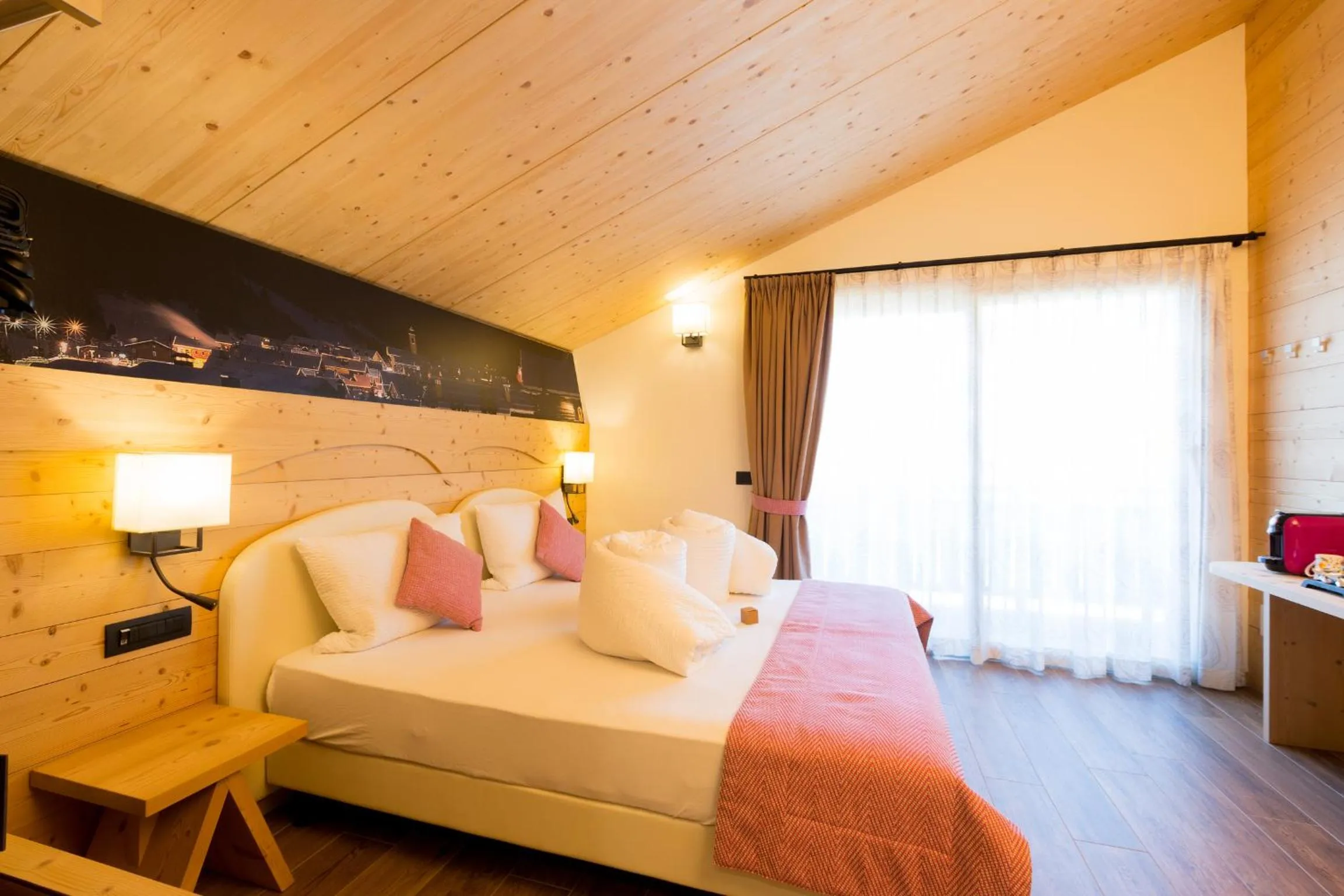 Shower, Bed in Green Rose