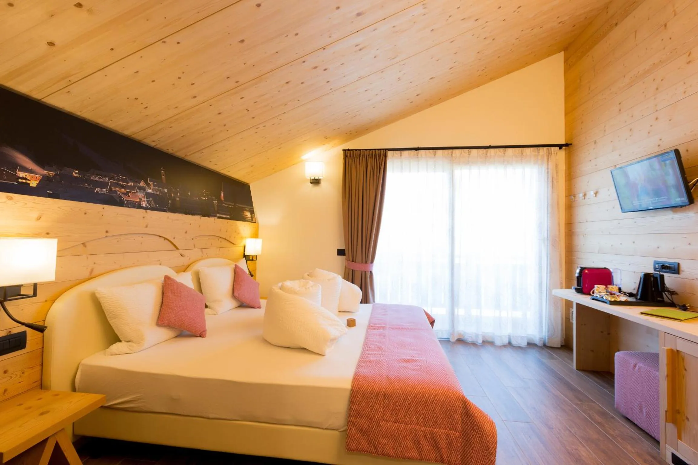 Shower, Bed in Green Rose