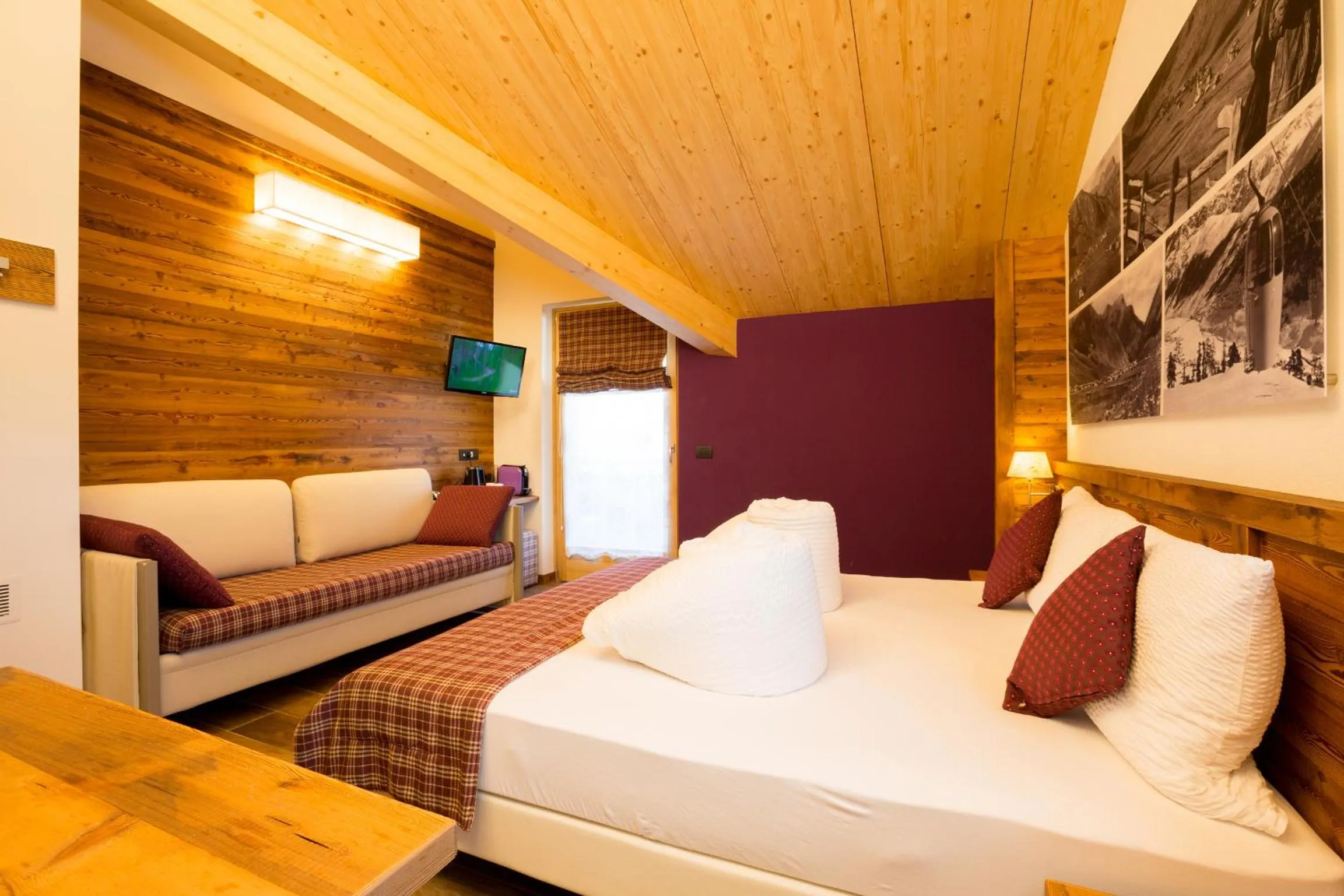 Shower, Bed in Green Rose