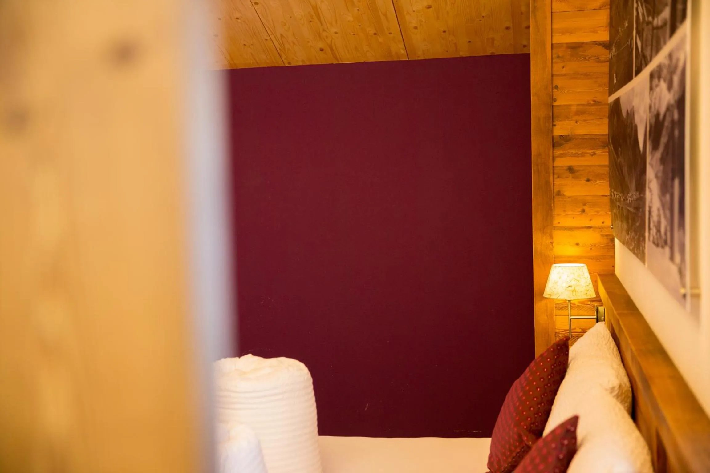 Shower, Bed in Green Rose