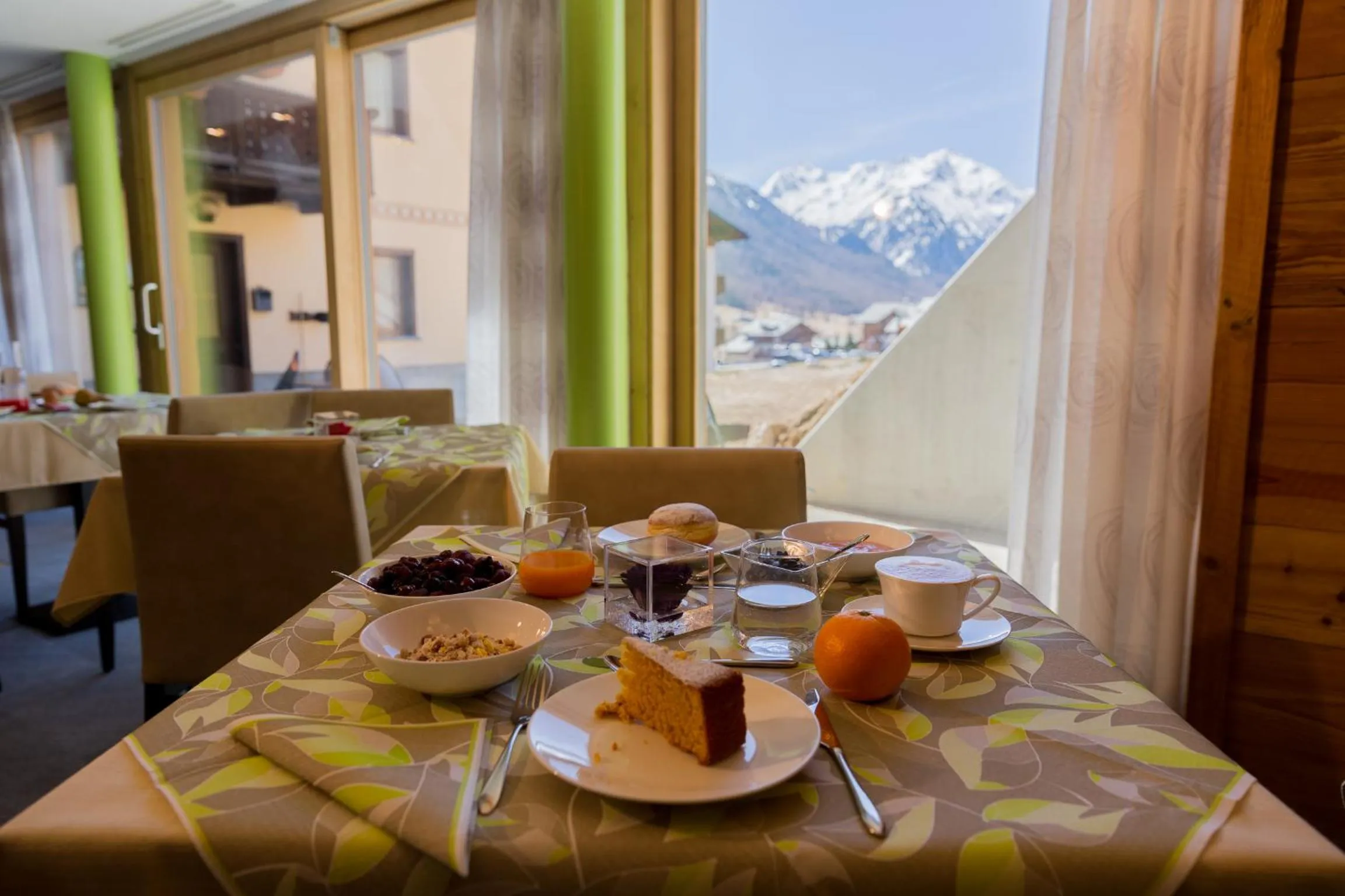 Lounge or bar in Green Rose