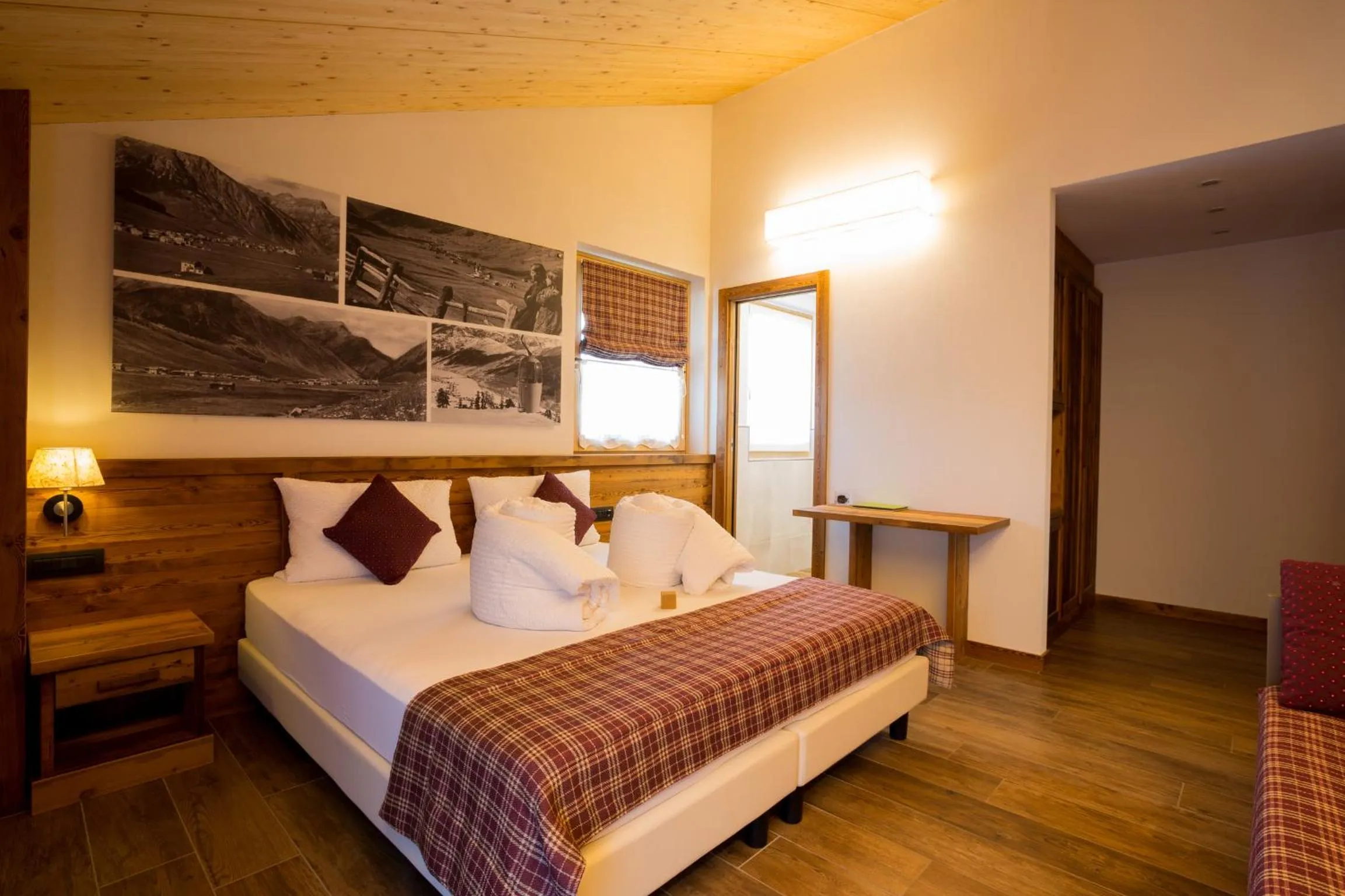 Shower, Bed in Green Rose