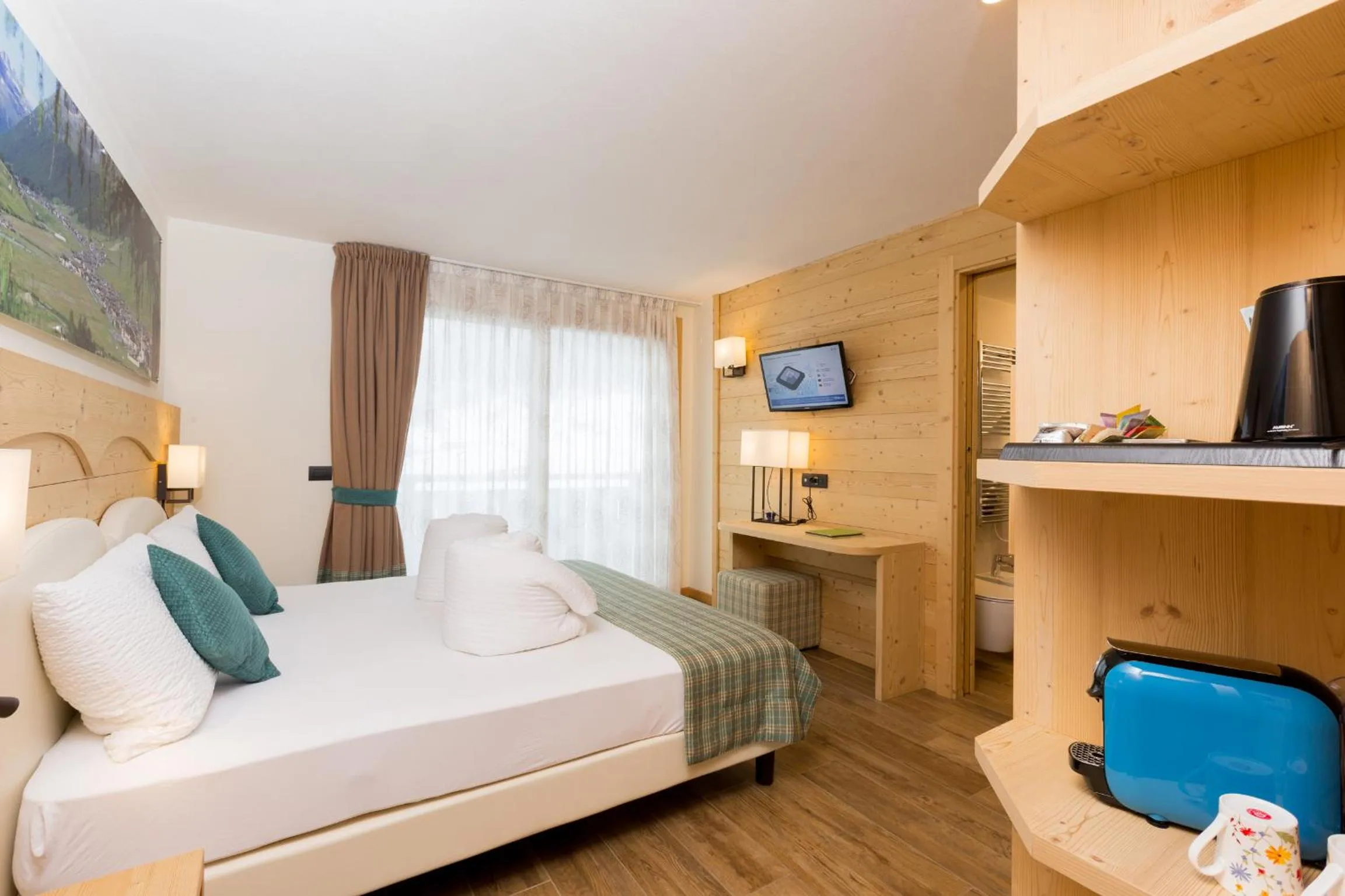 Shower, Bed in Green Rose