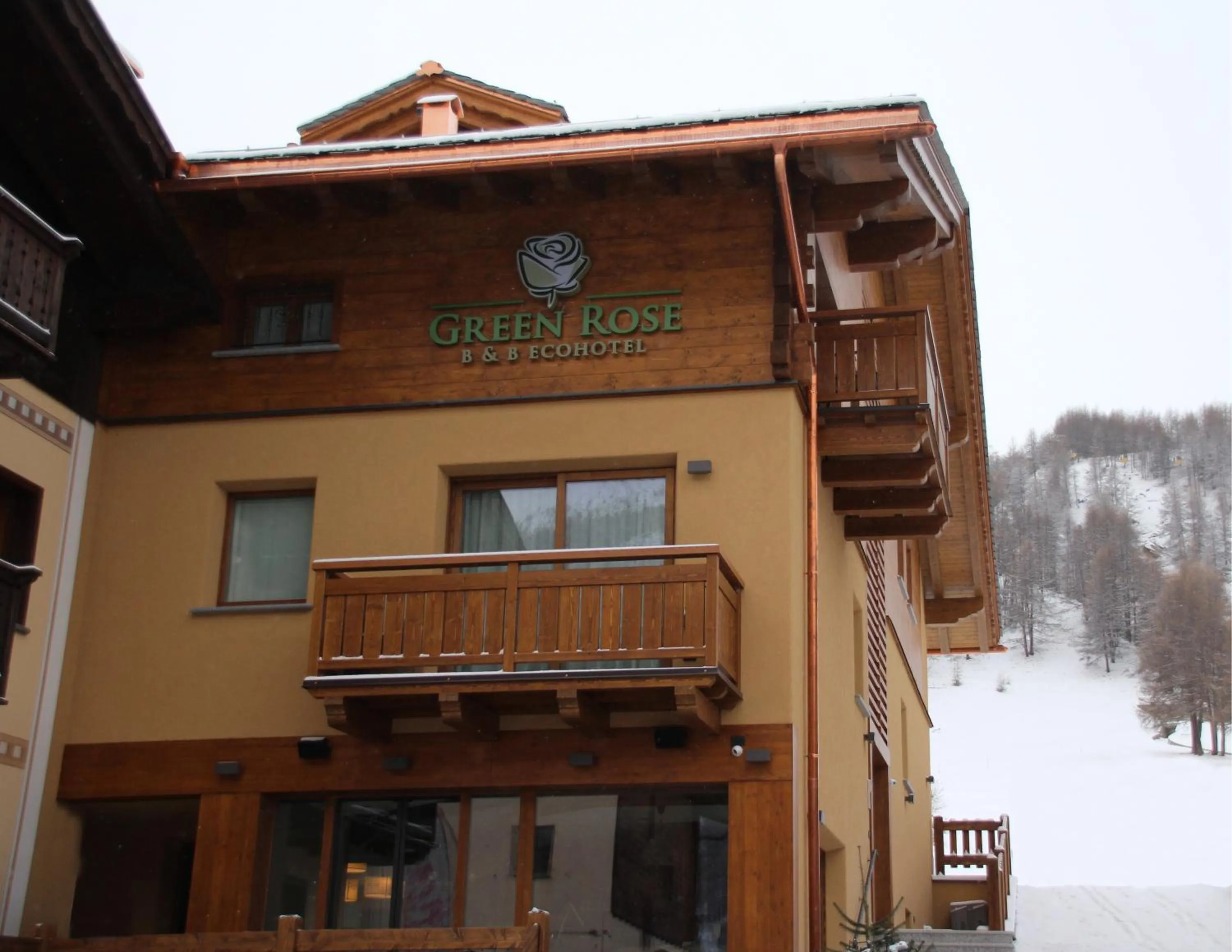 Facade/entrance in Green Rose