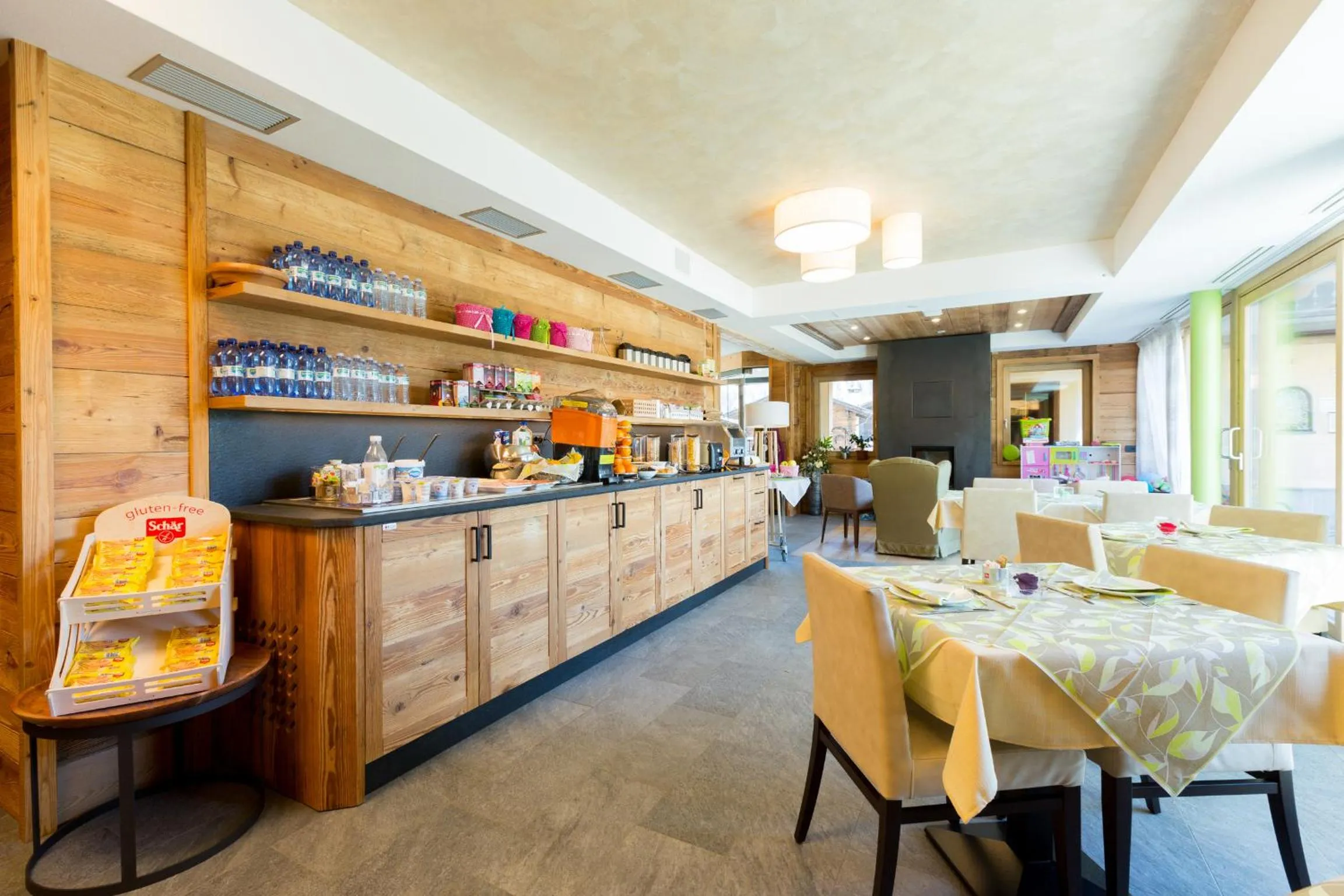 Lounge or bar in Green Rose