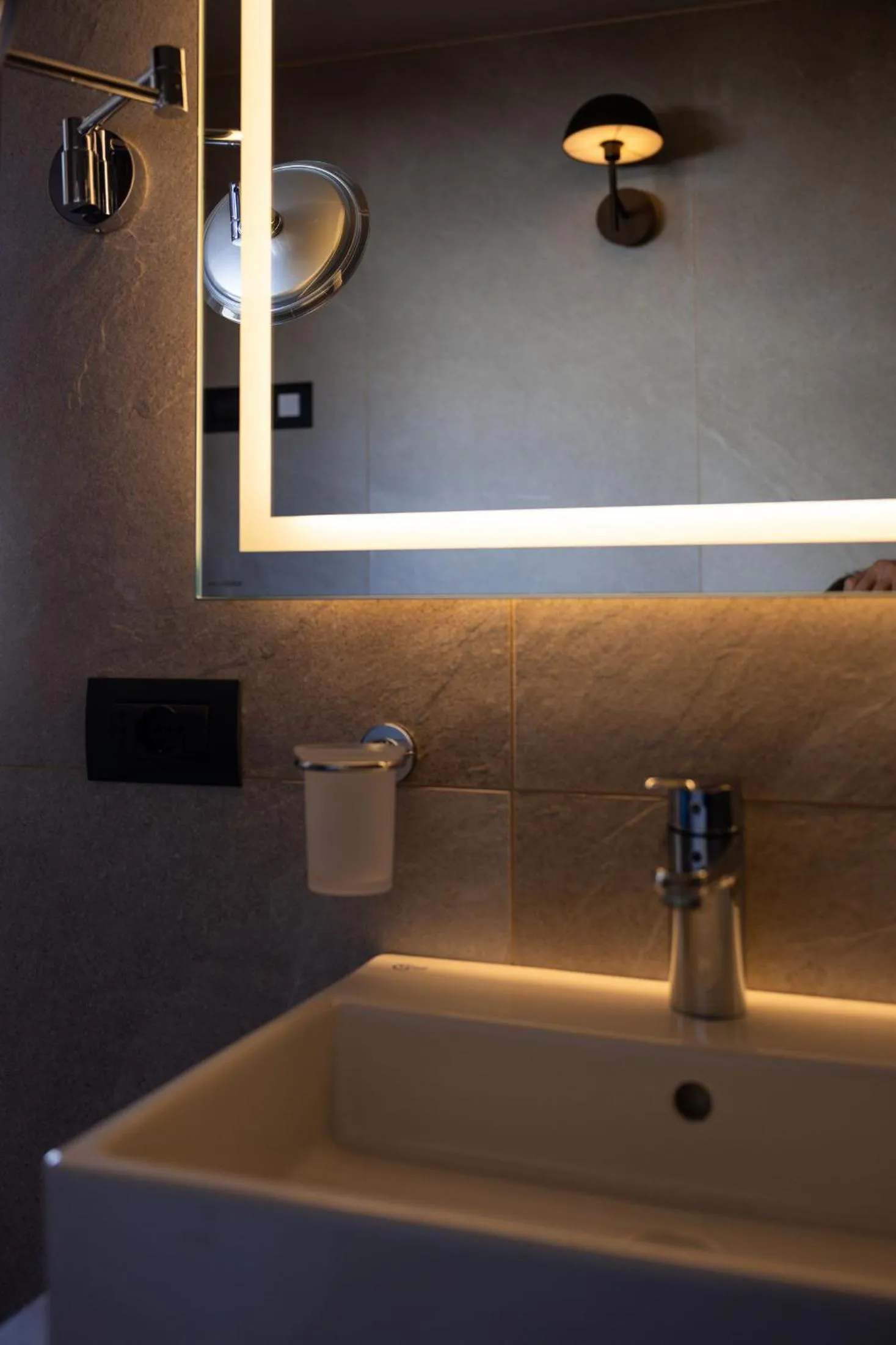 Bathroom in Green Rose