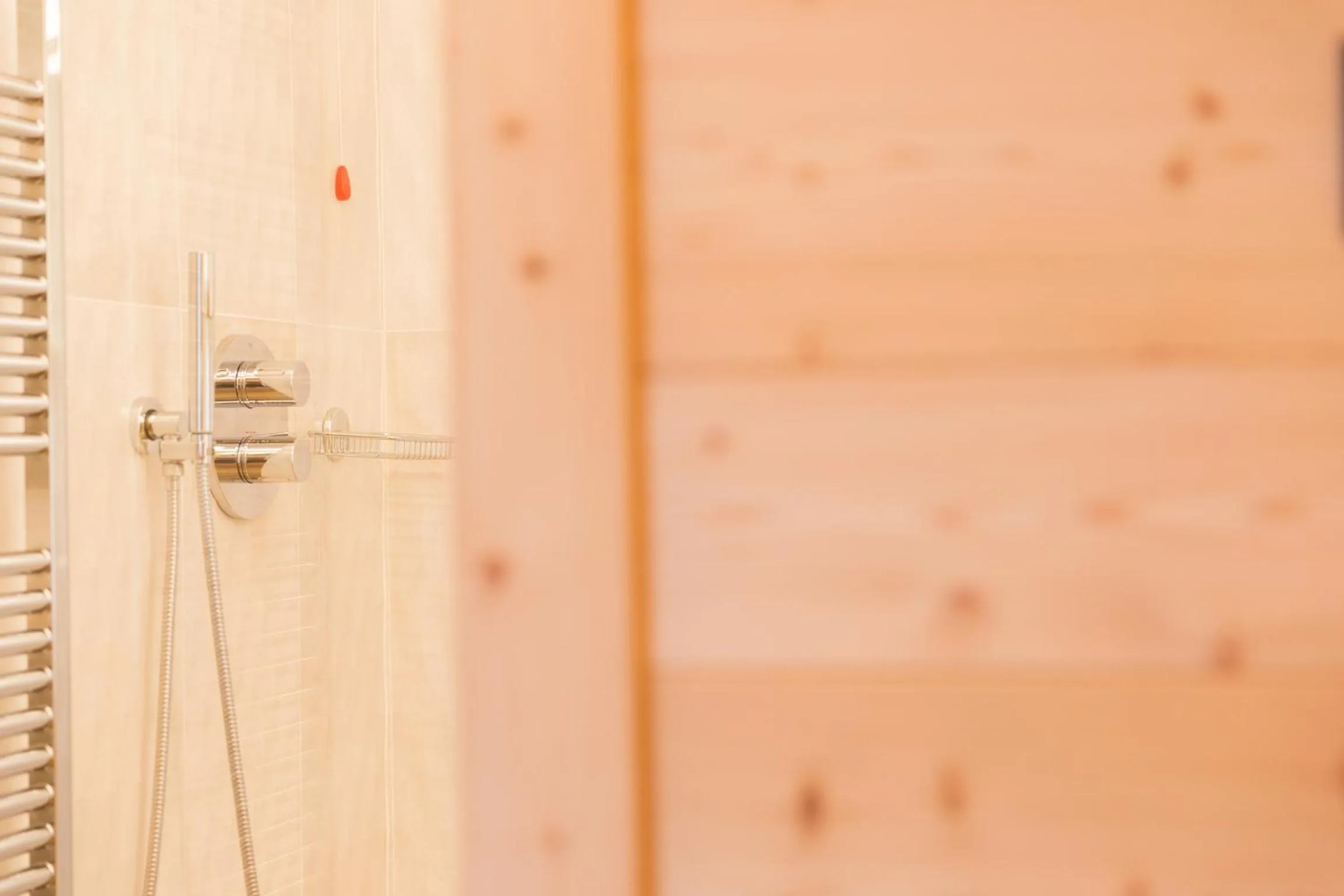 Shower in Green Rose