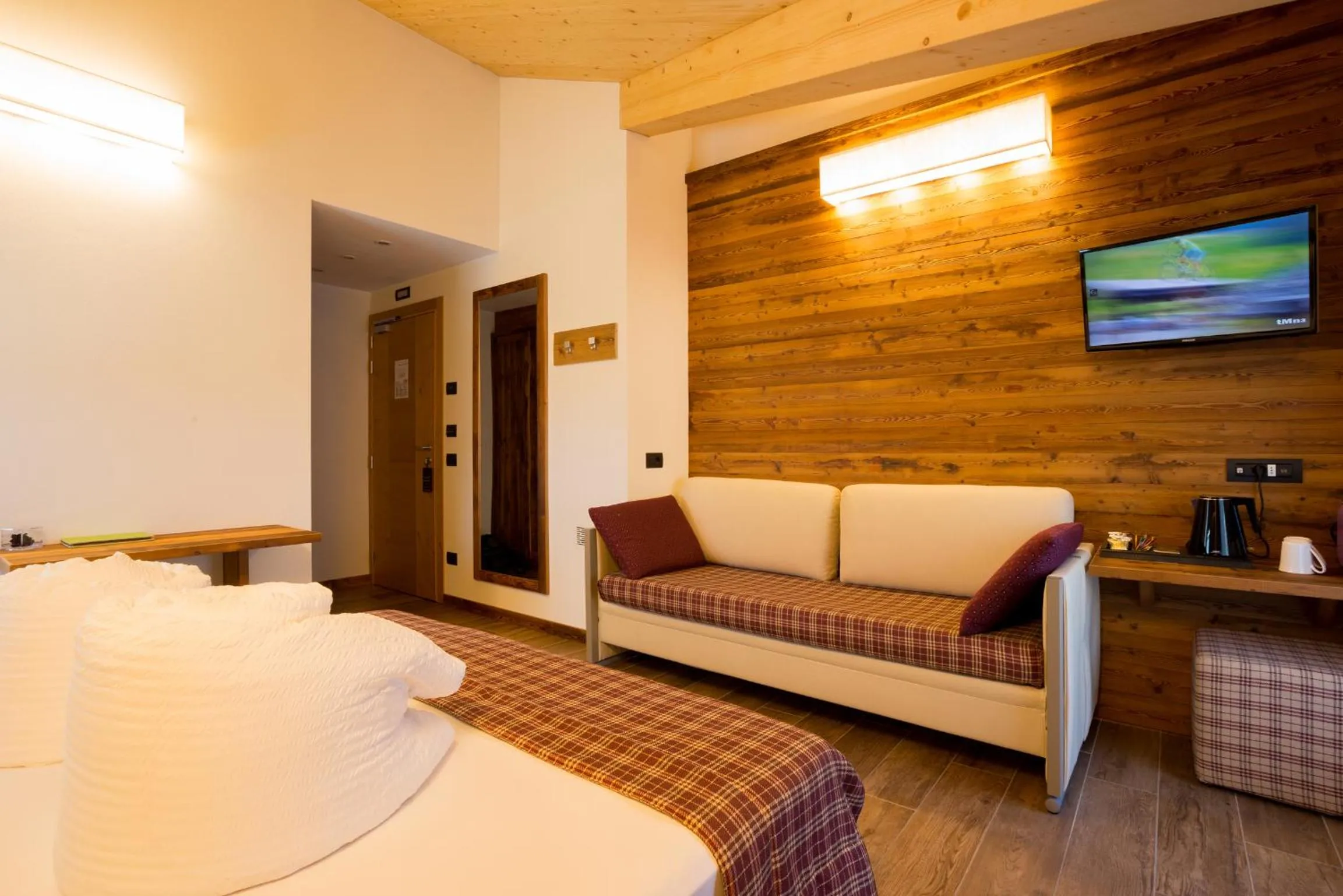 Shower in Green Rose