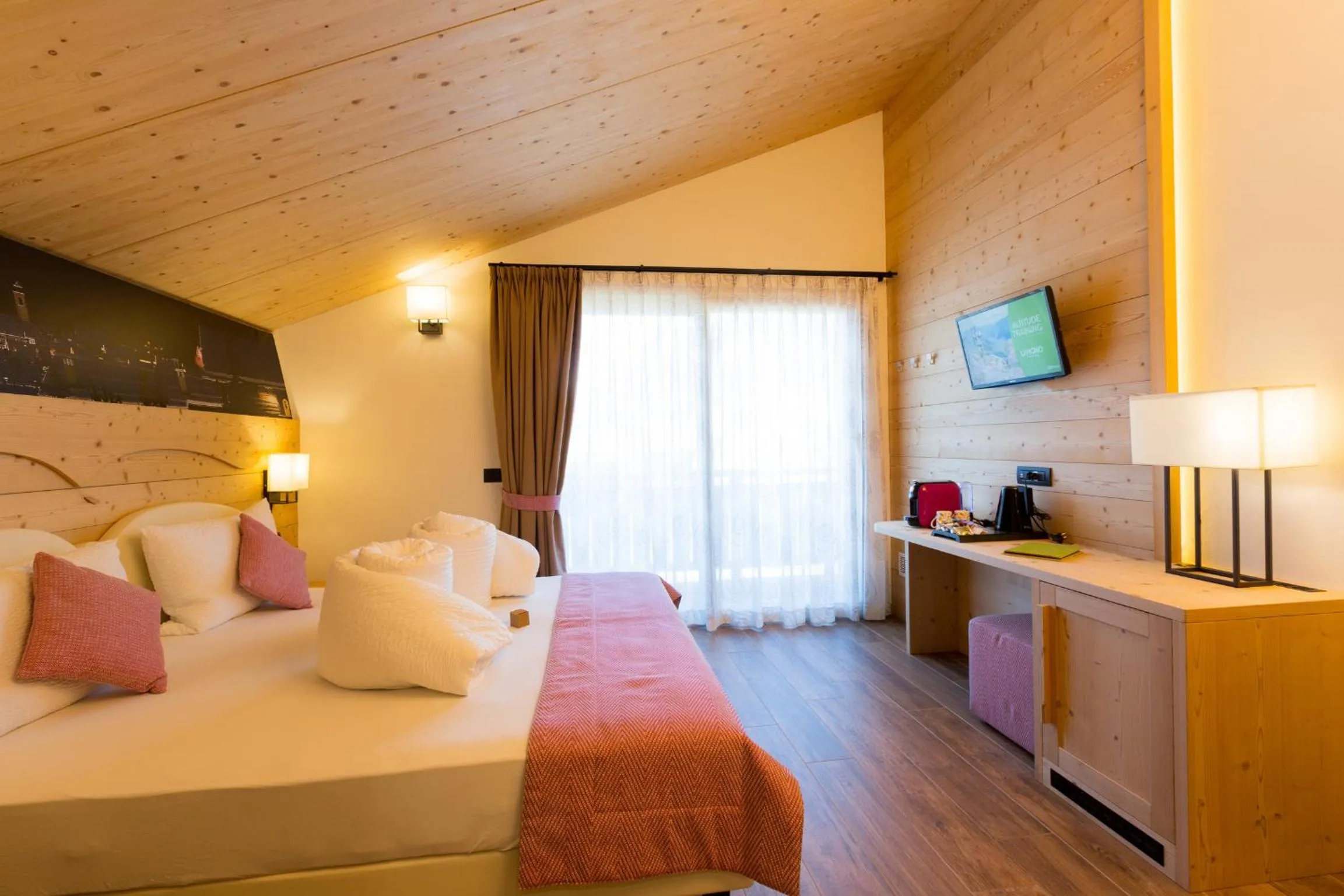 Shower, Bed in Green Rose