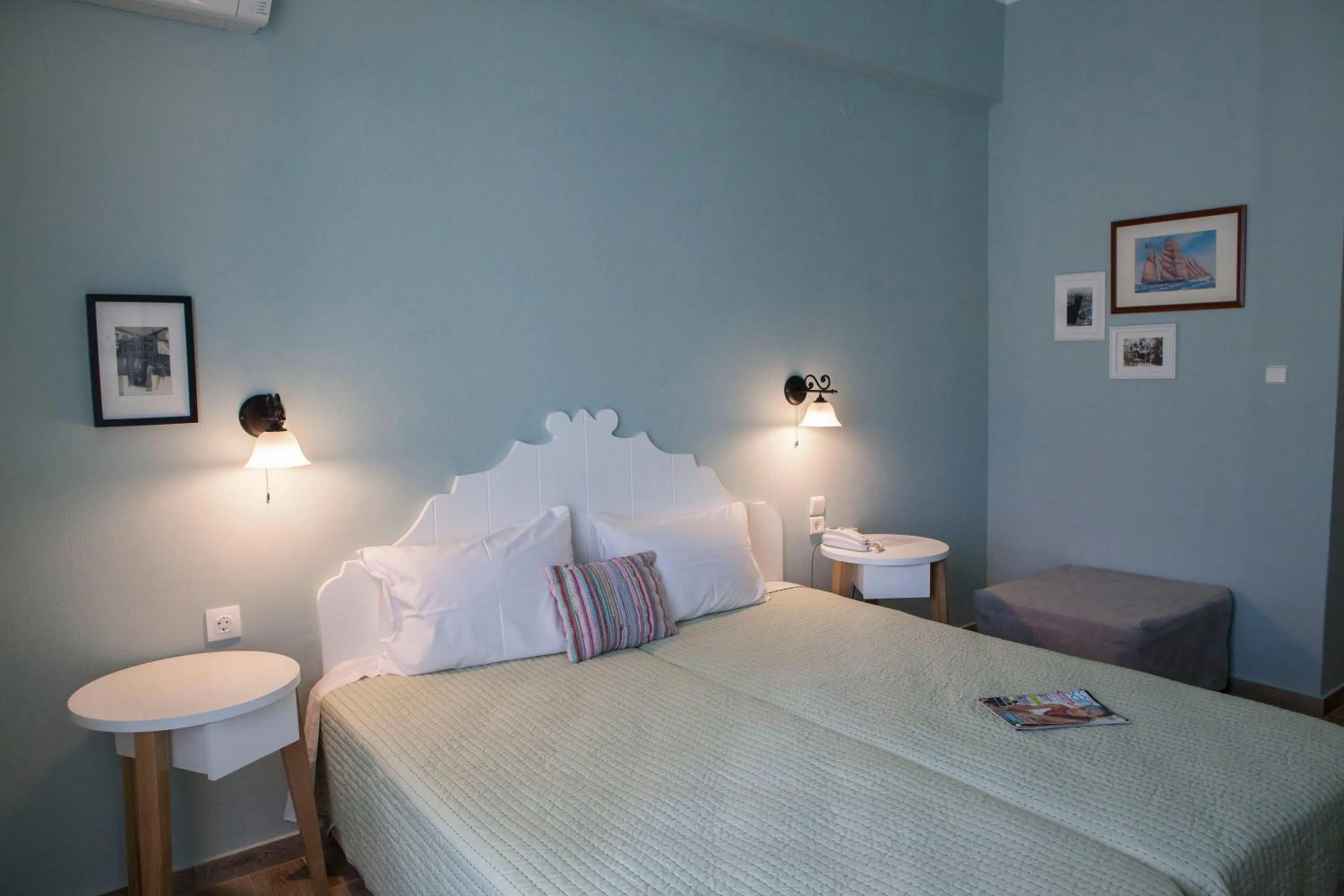 Bedroom, Bed in 7 Brothers Hotel