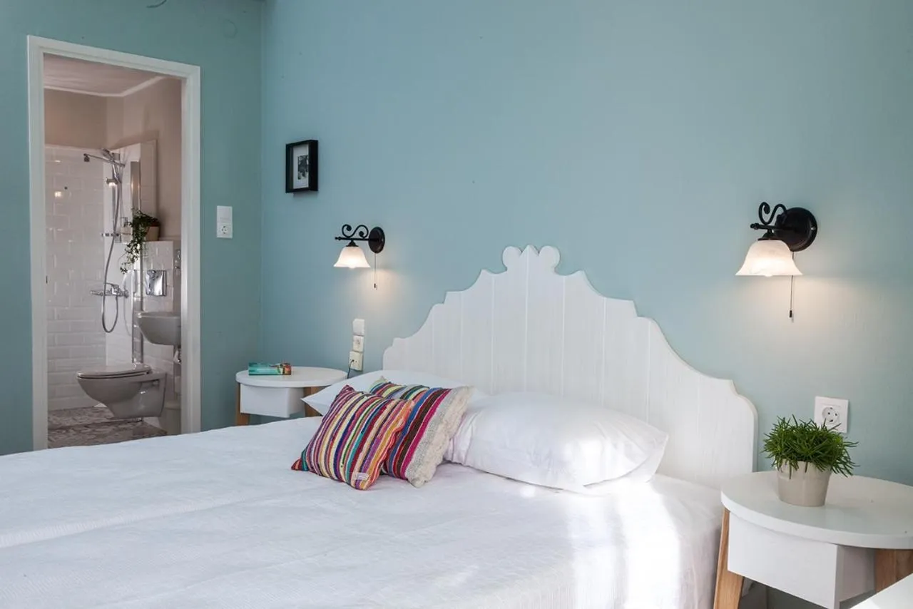 Bed in 7 Brothers Hotel