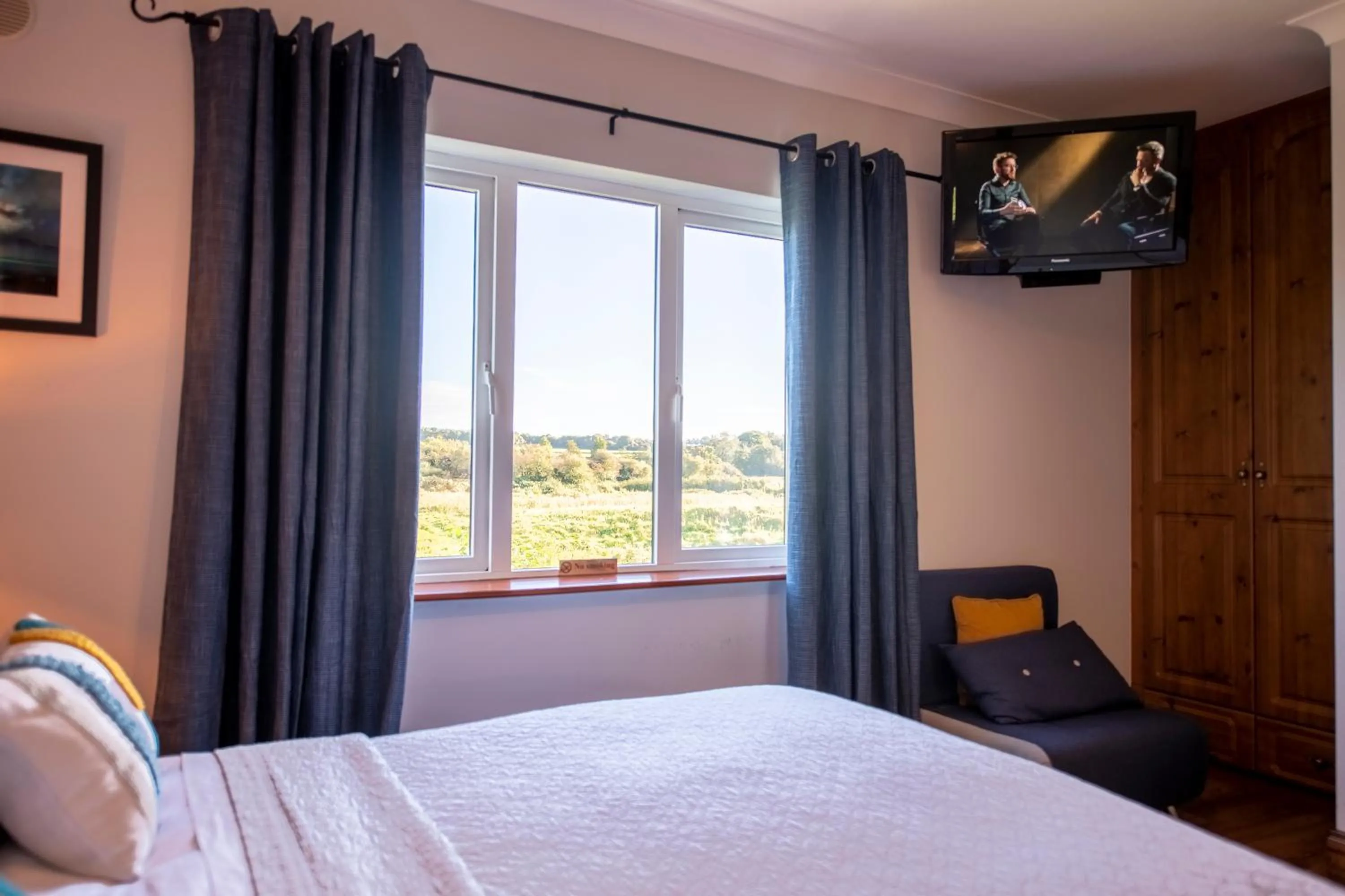 View (from property/room), Bed in Bunratty Meadows Bed & Breakfast
