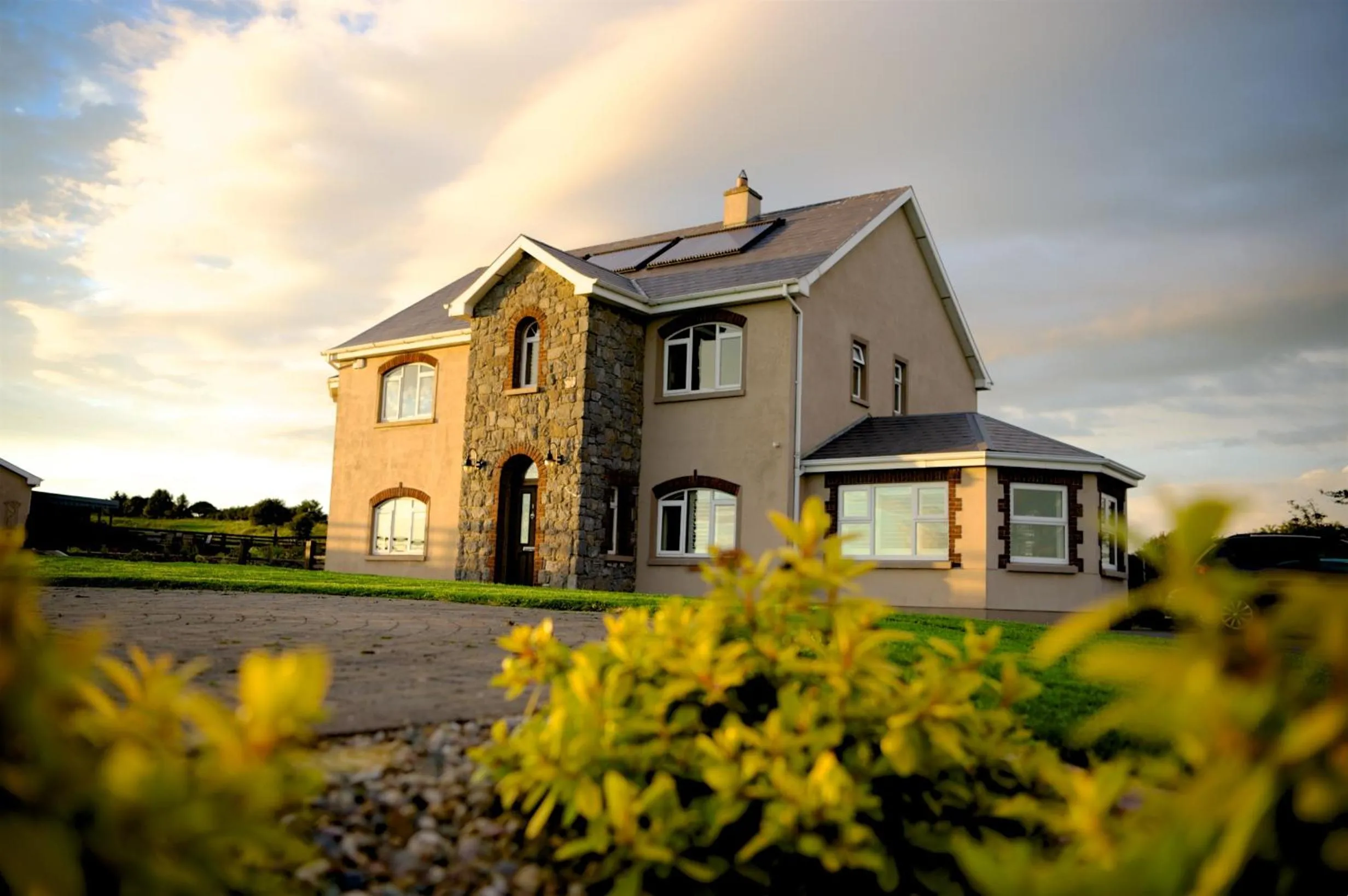 Property building in Bunratty Meadows Bed & Breakfast