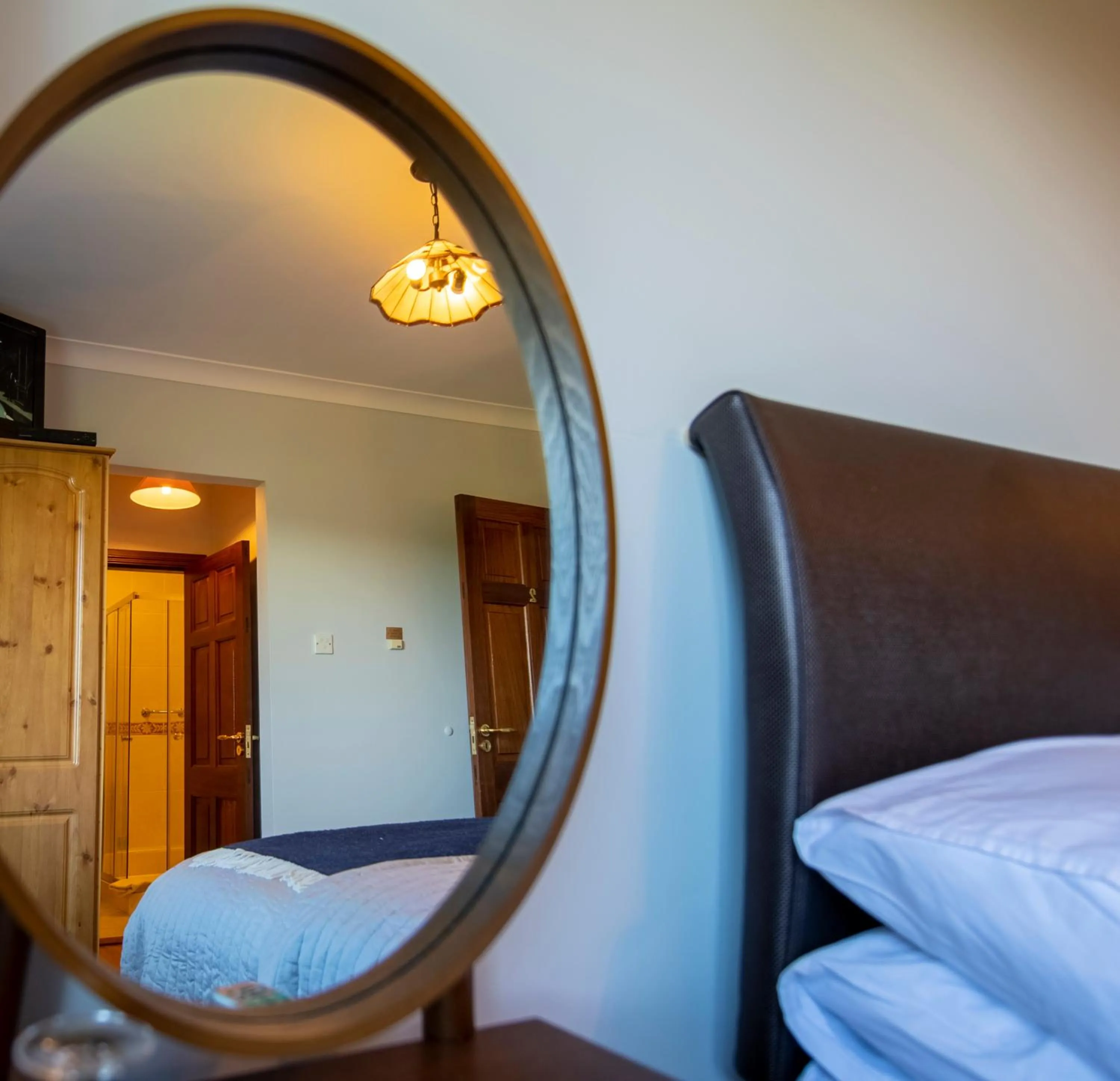 Decorative detail, Bed in Bunratty Meadows Bed & Breakfast