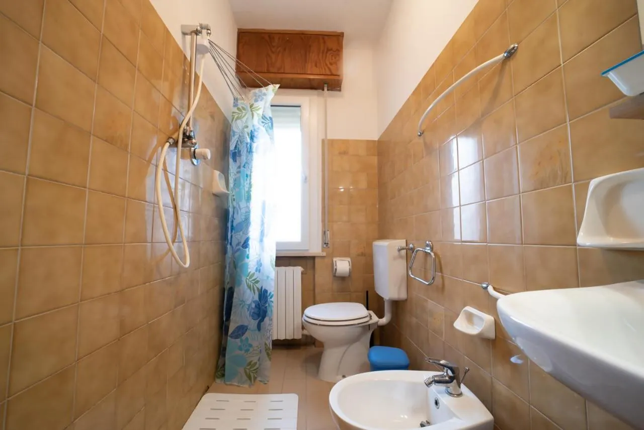 Shower in Azzurro lido adriano vista mare