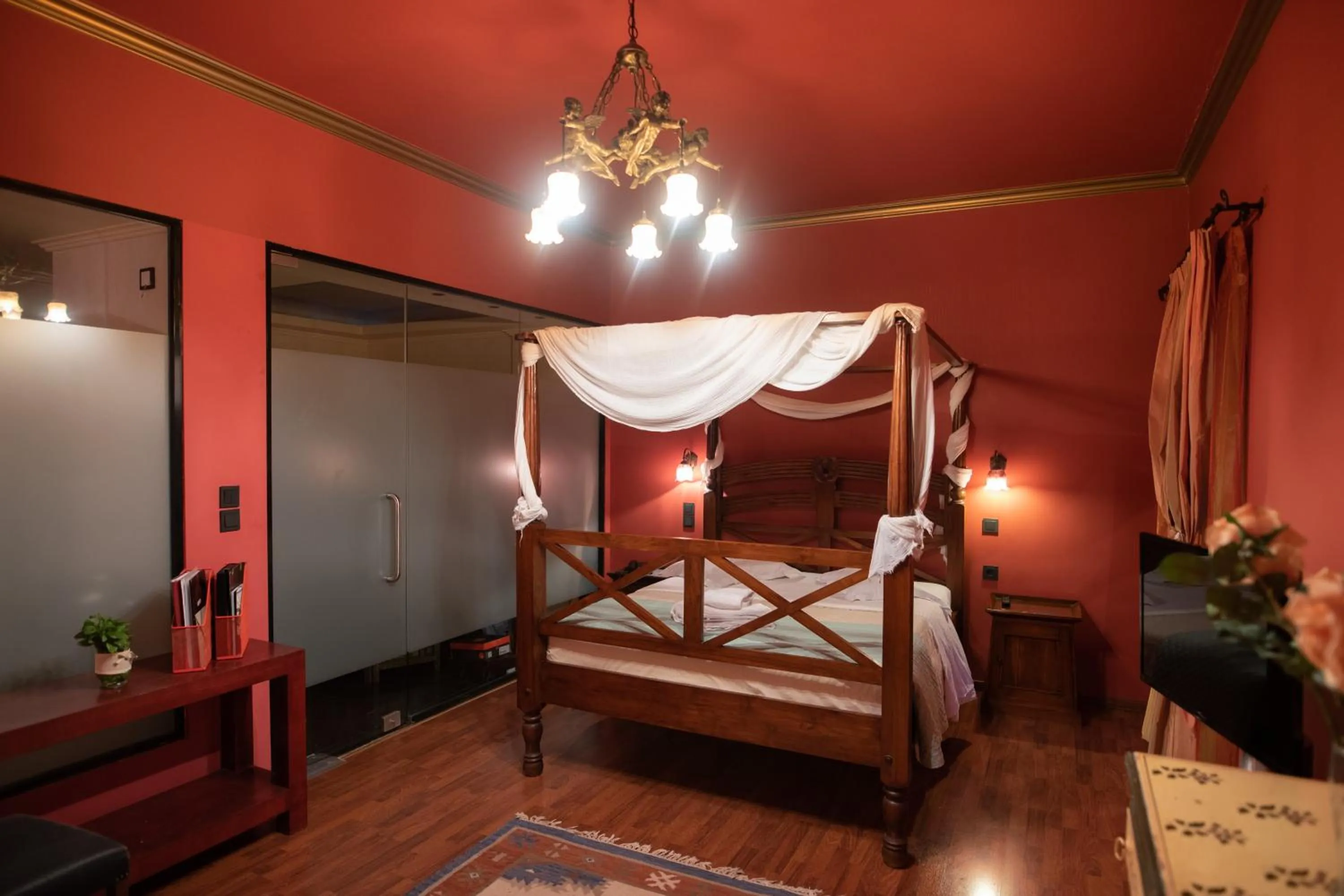 Photo of the whole room, Bed in Anastazia Luxury Suites & Spa