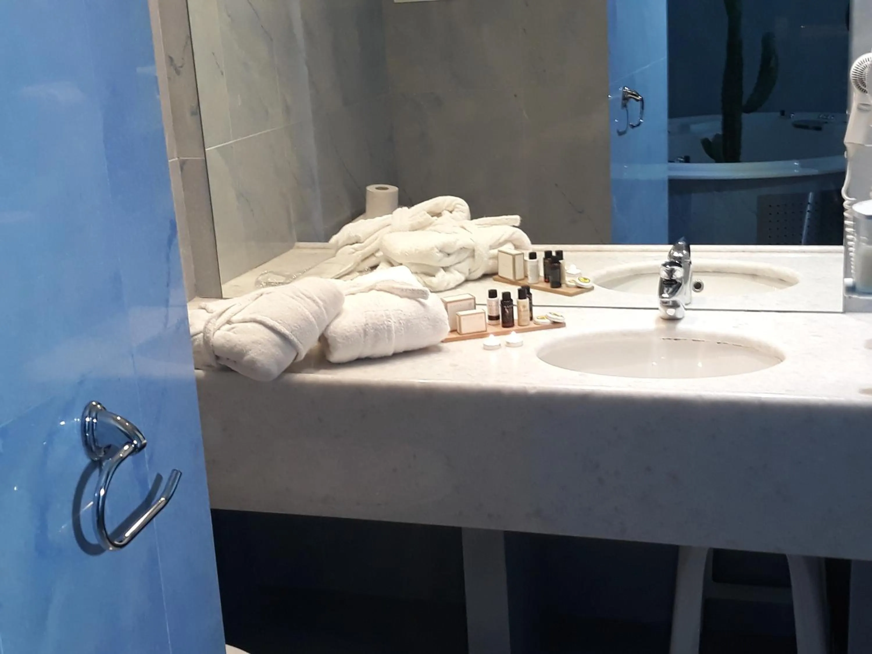 Bathroom in Anastazia Luxury Suites & Spa