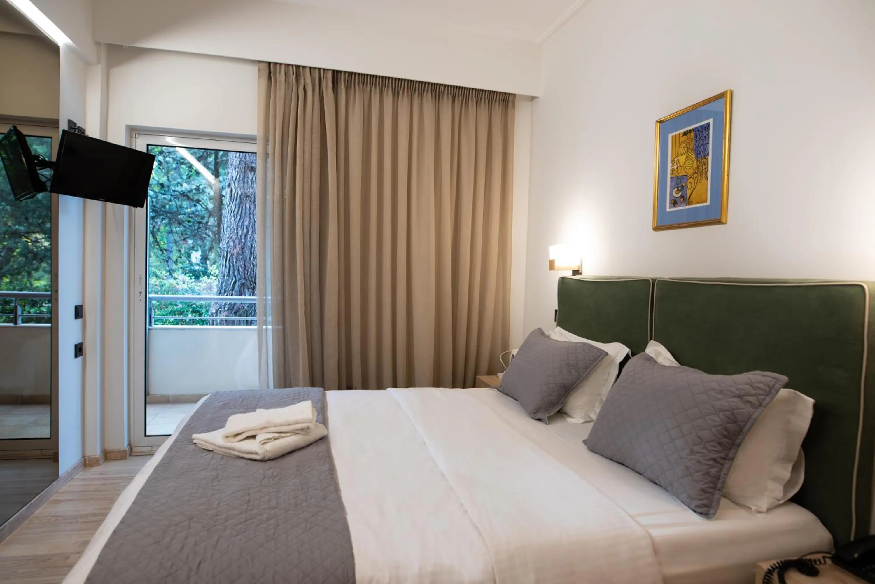 Bedroom, Bed in Anastazia Luxury Suites & Spa