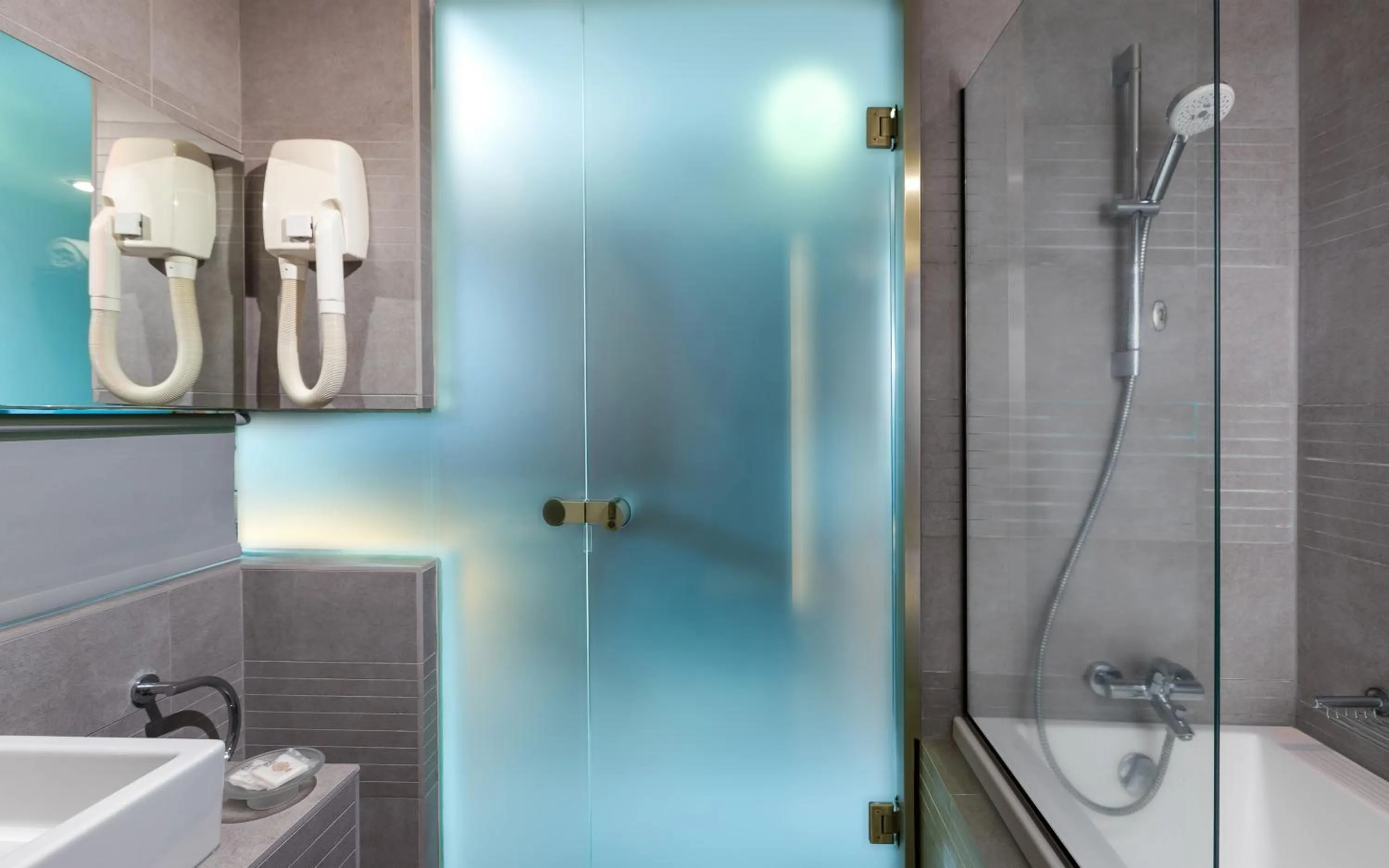 Bathroom in Kos Aktis Art Hotel