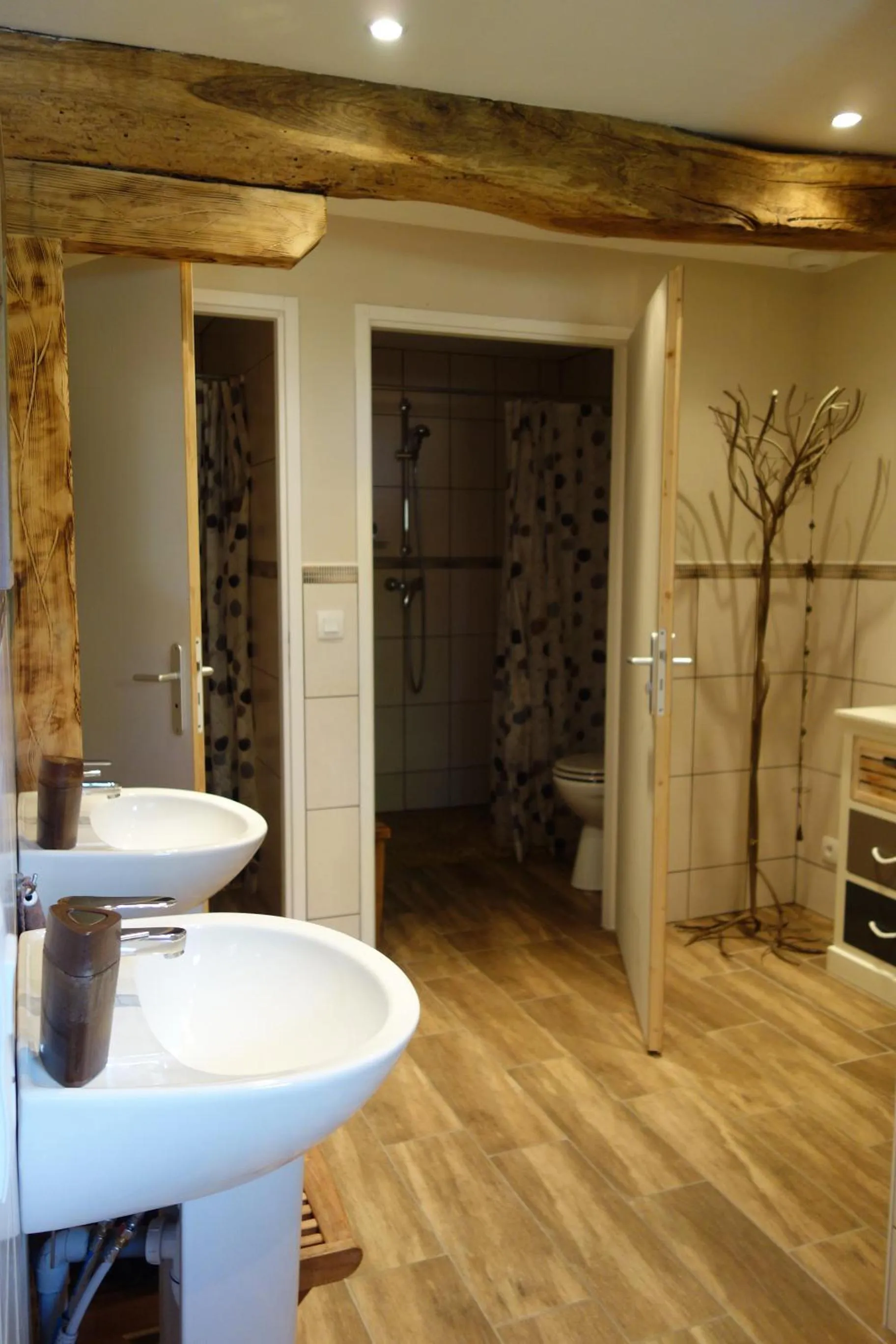 Property building in Les Cabanes De Pyrene