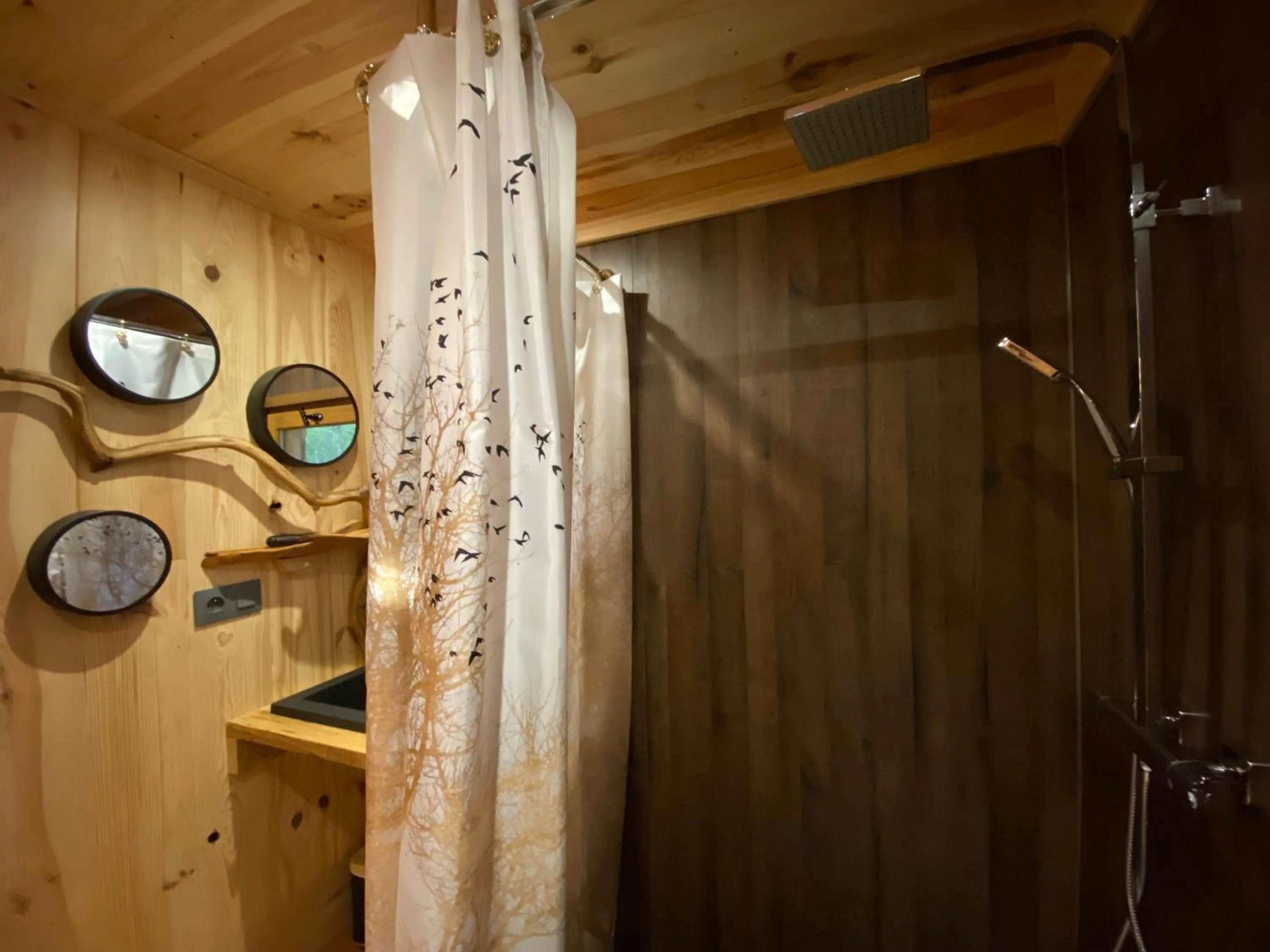 Bathroom in Les Cabanes De Pyrene
