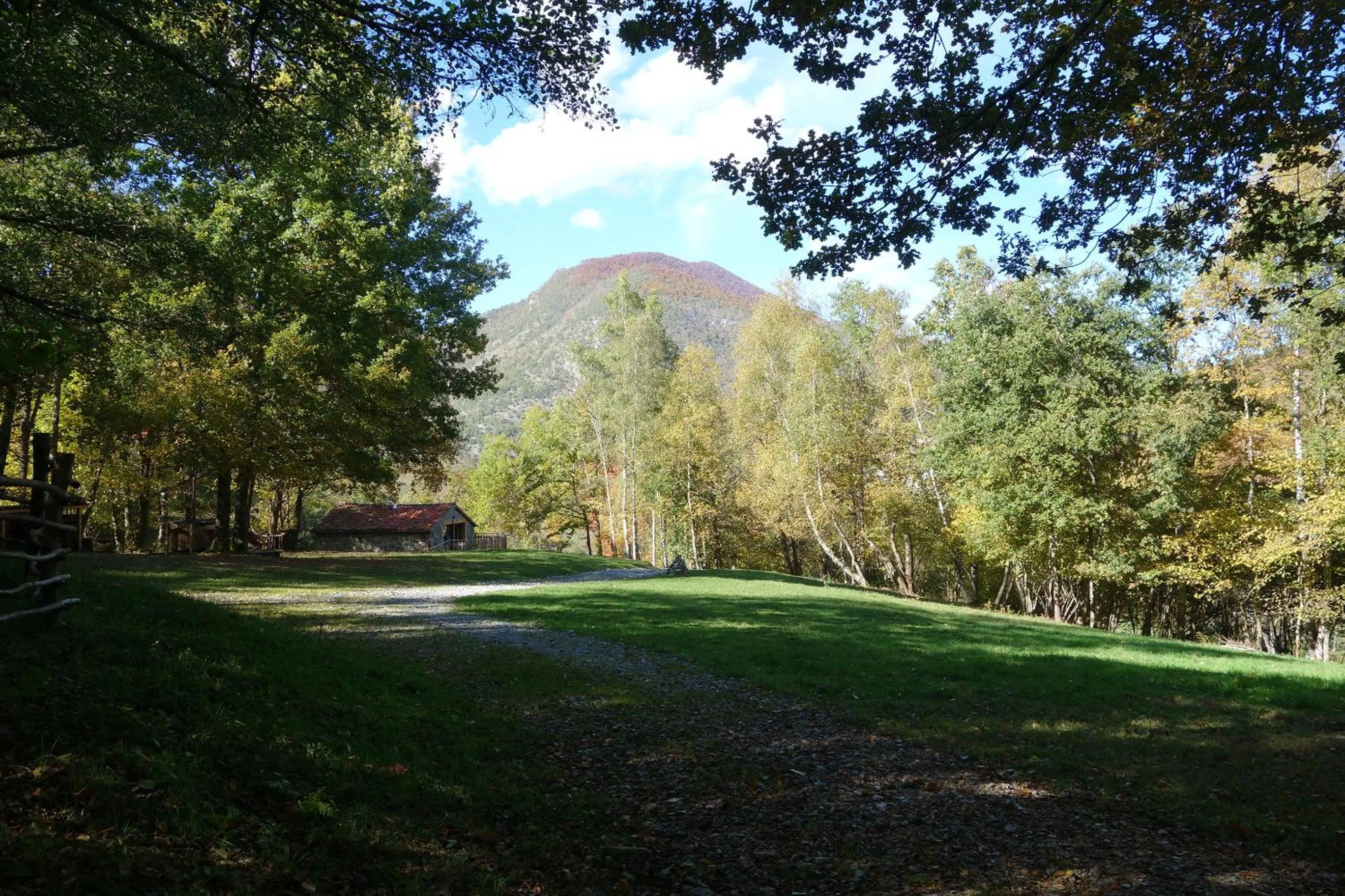 Mountain view in Les Cabanes De Pyrene