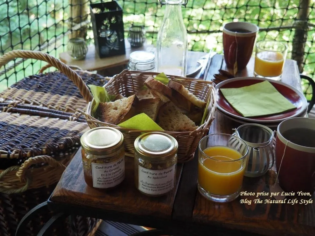 Breakfast in Les Cabanes De Pyrene