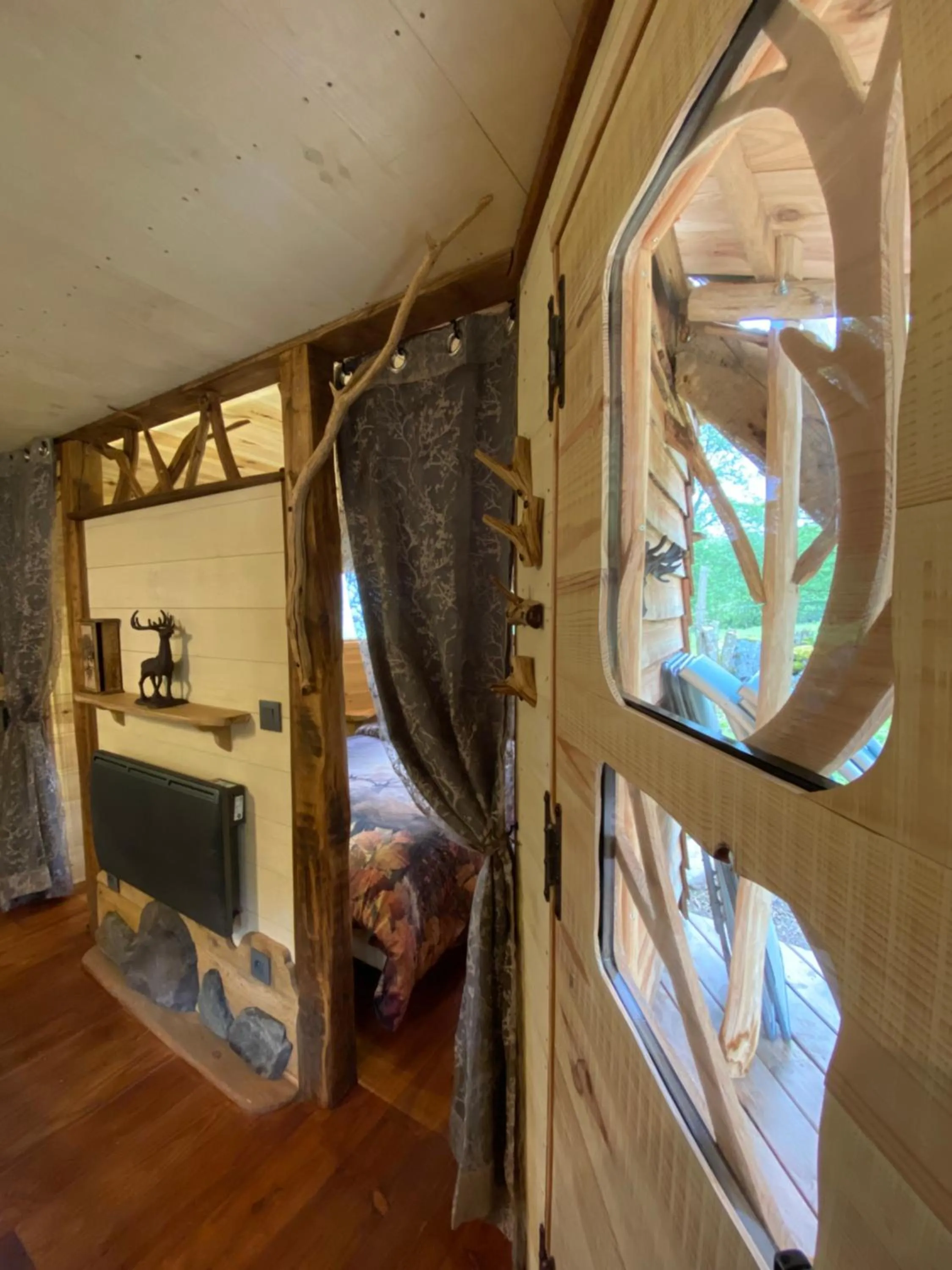 Decorative detail in Les Cabanes De Pyrene