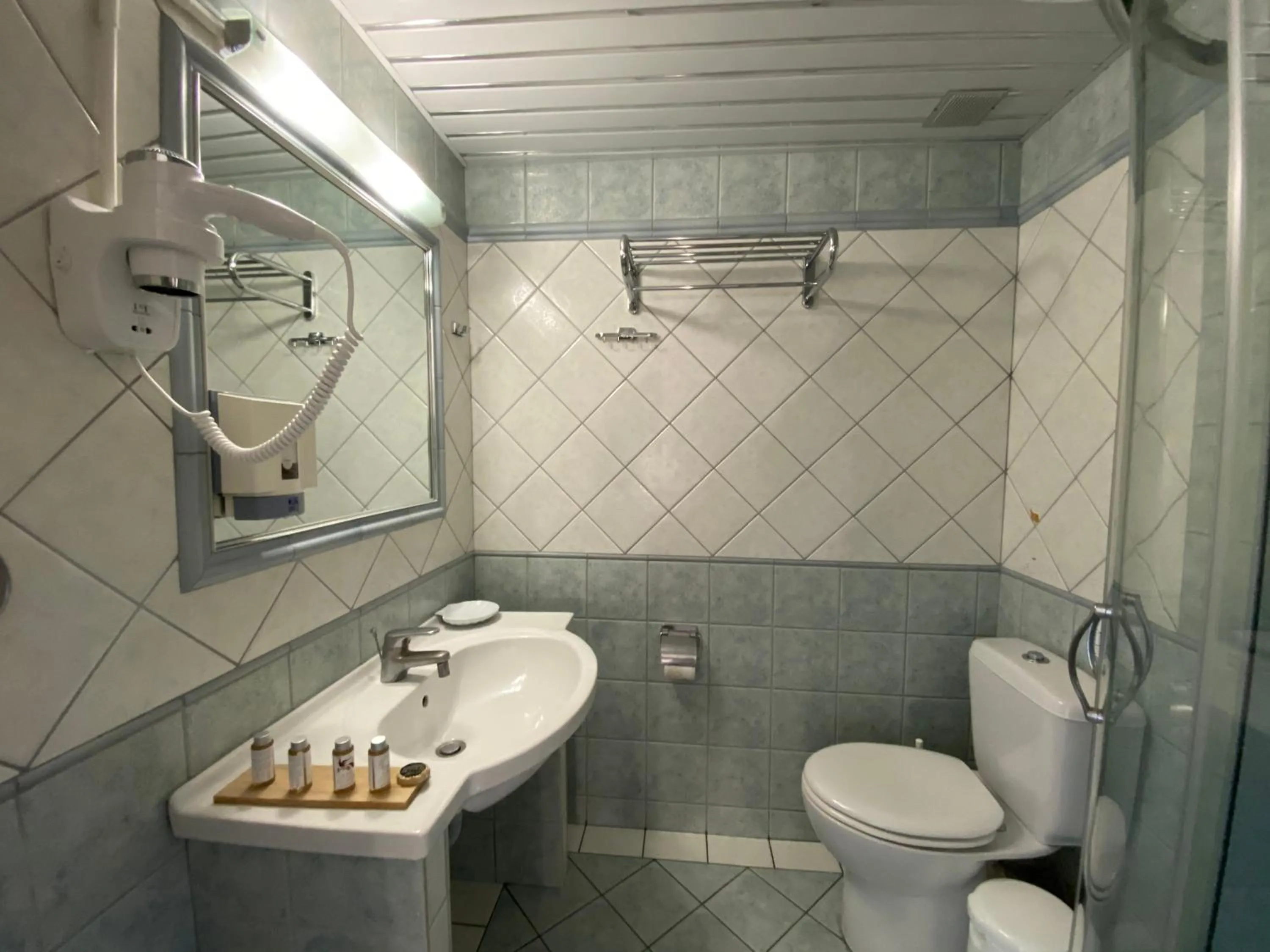 Bathroom in Hotel Odeon