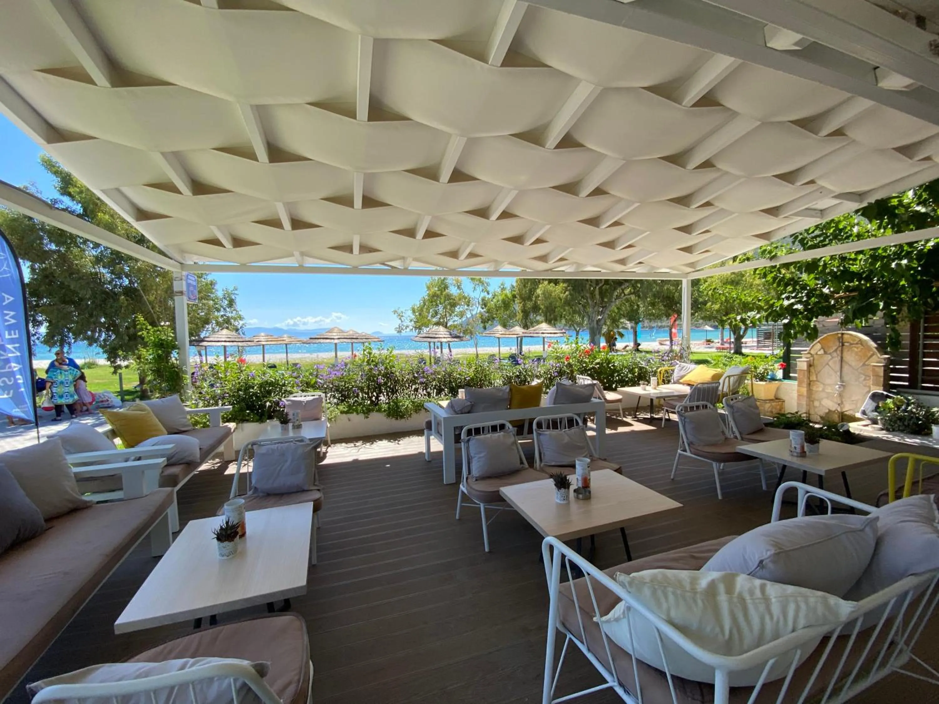 Restaurant/places to eat in Hotel Odeon