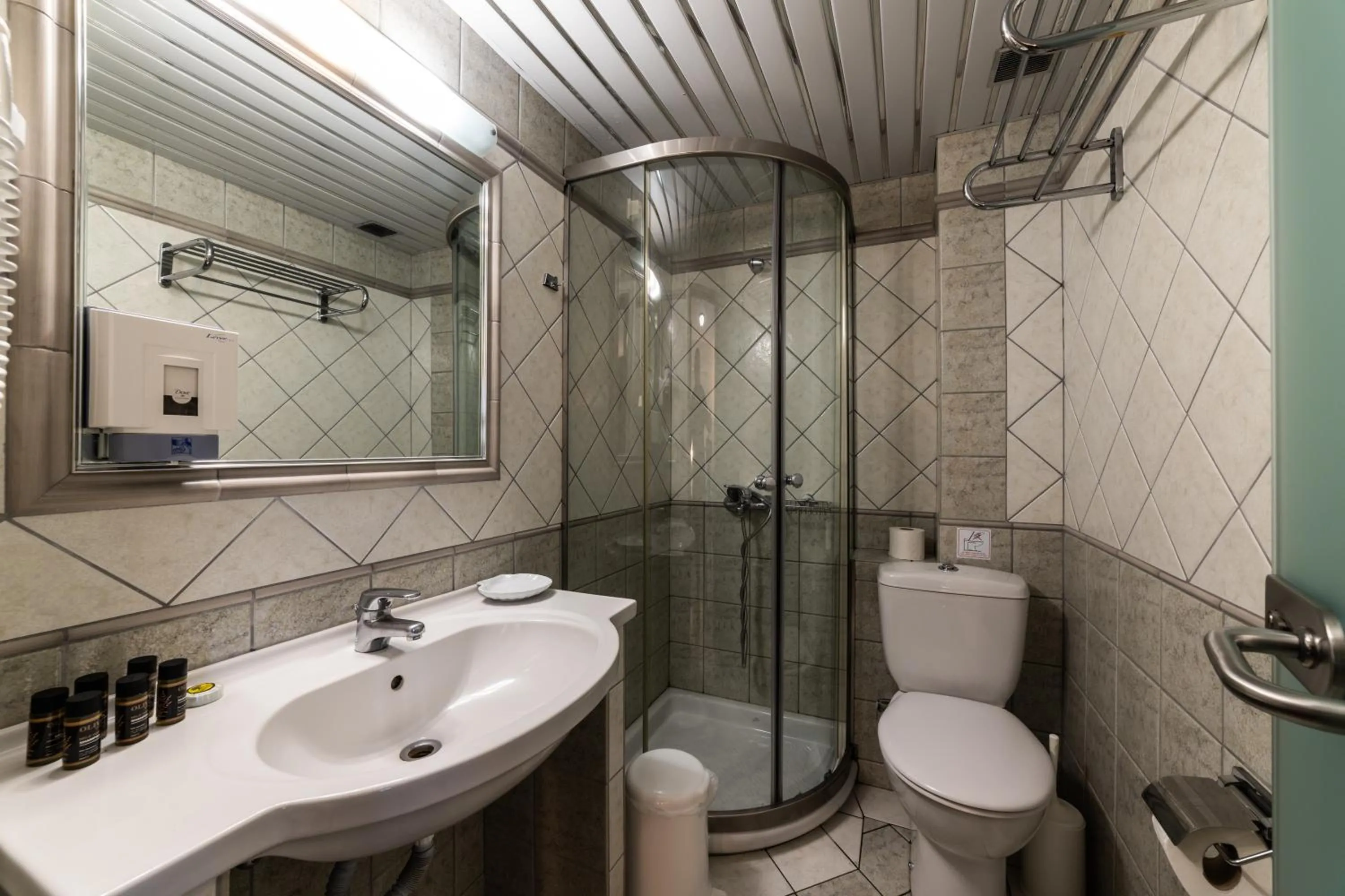 Bathroom in Hotel Odeon