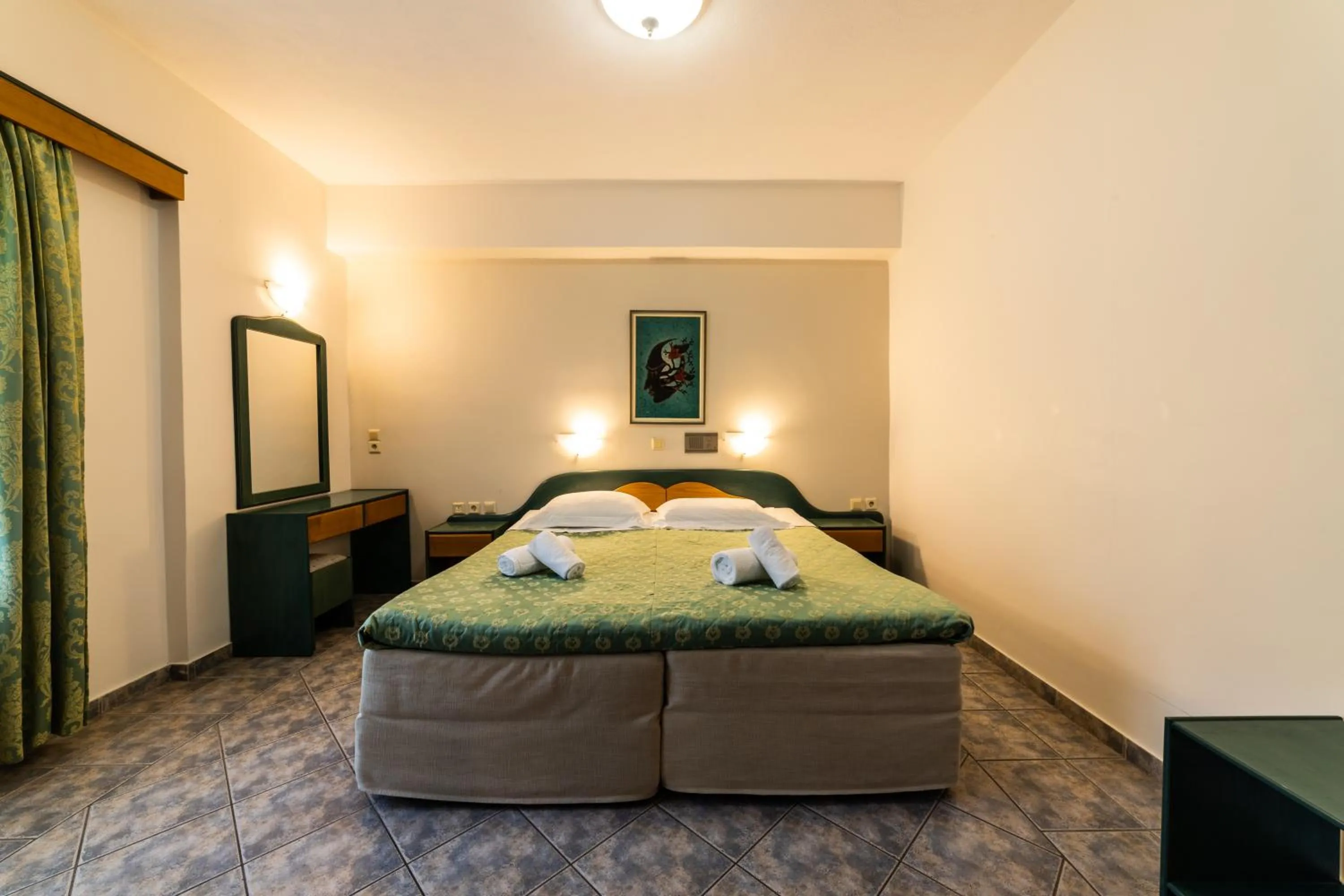 Photo of the whole room, Bed in Hotel Odeon