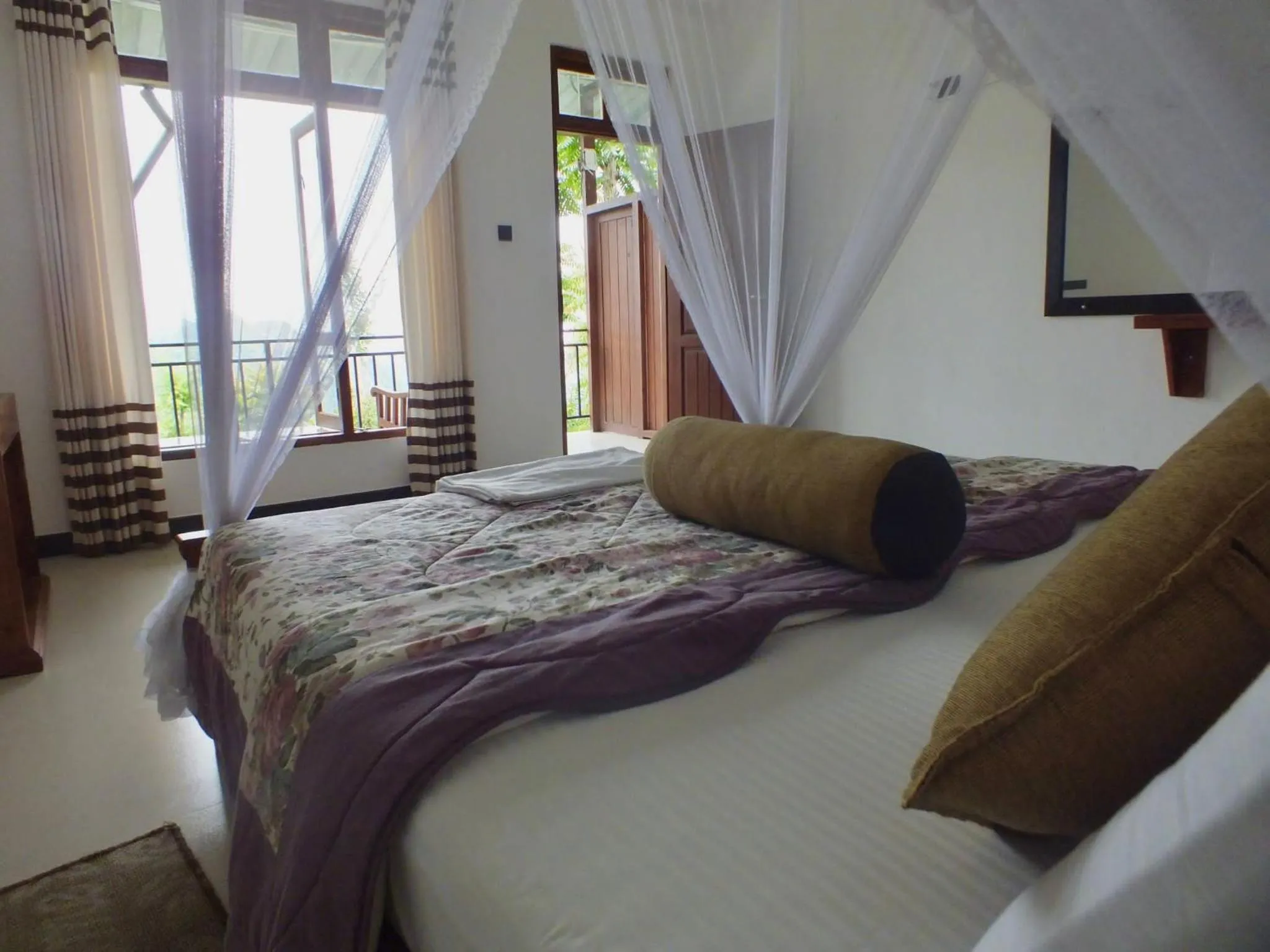 Bed in Maple home stay and cottage