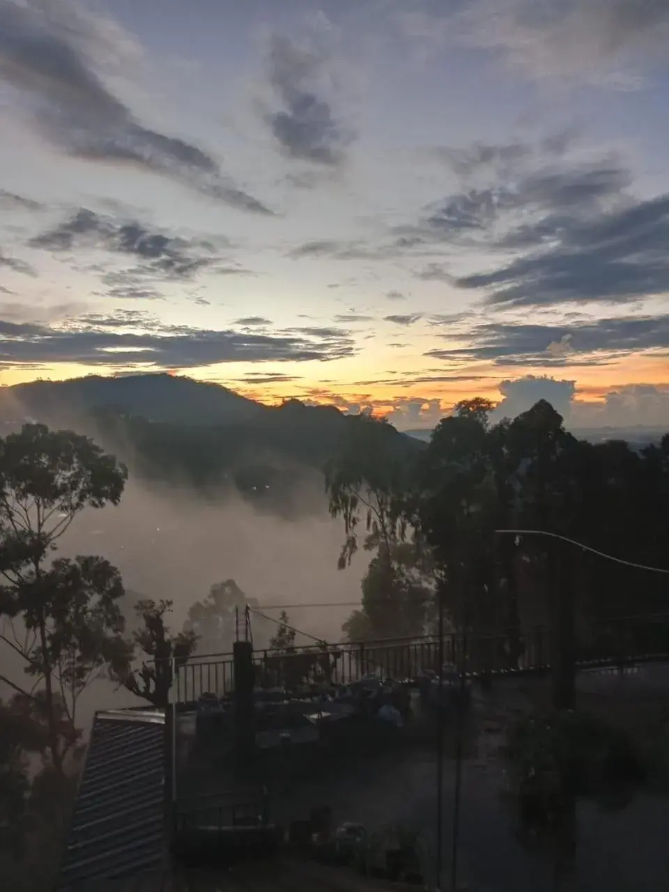 Family Room with Mountain View in Maple home stay and cottage Family Room with Mountain View in Maple home stay and cottage