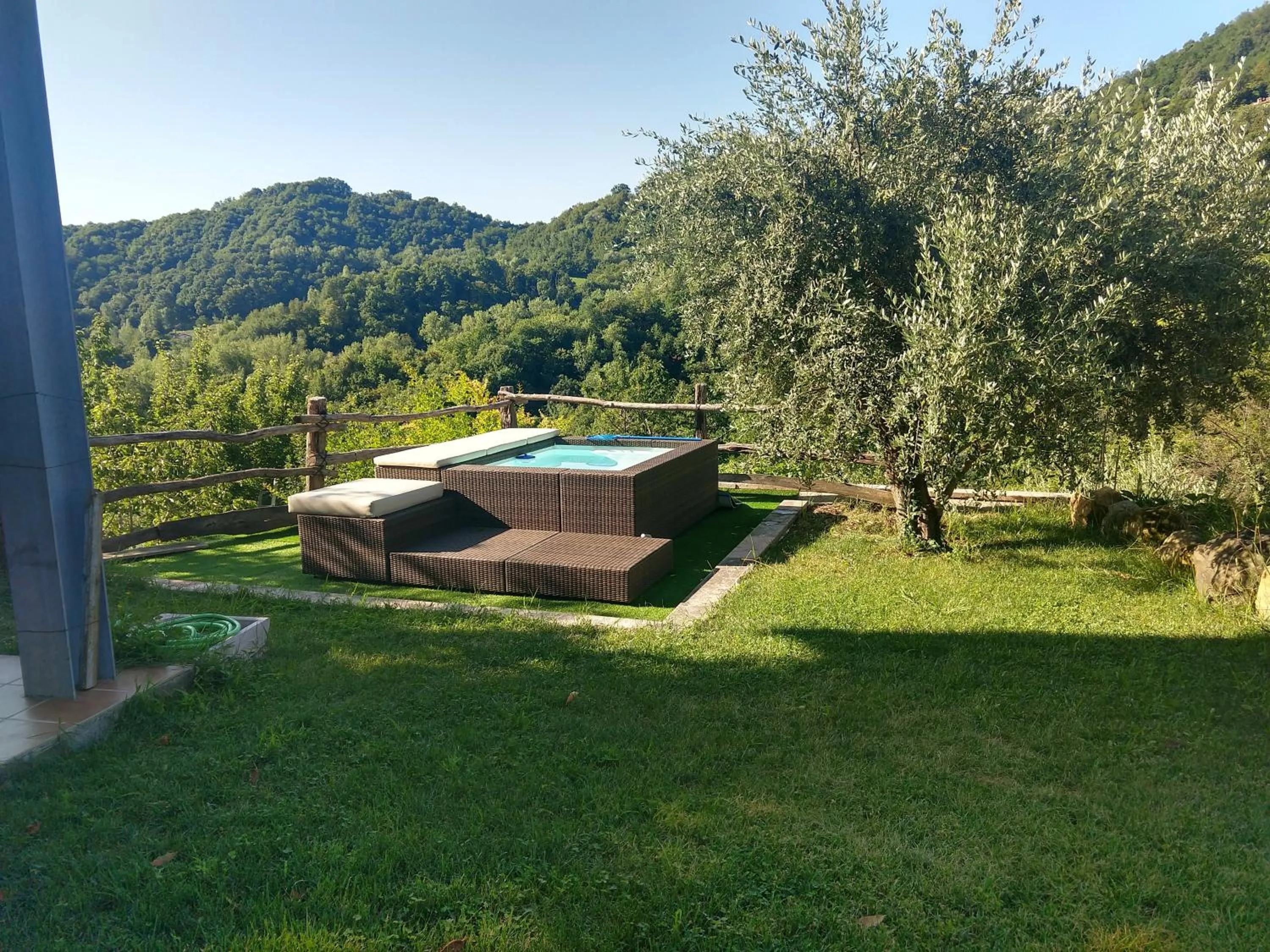 Hot Tub in Agriturismo "Antico Borgo"