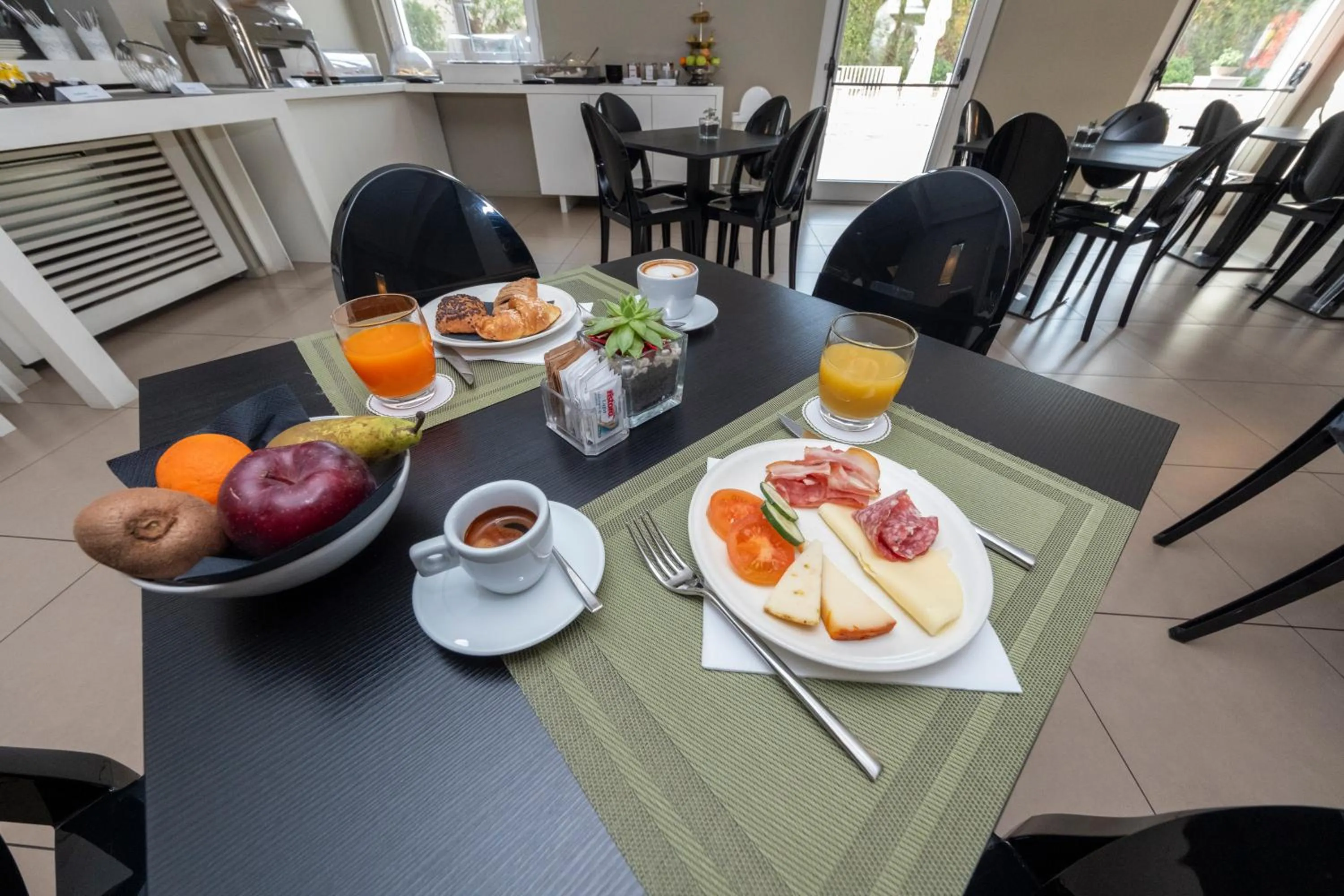 Breakfast in Airone City Hotel