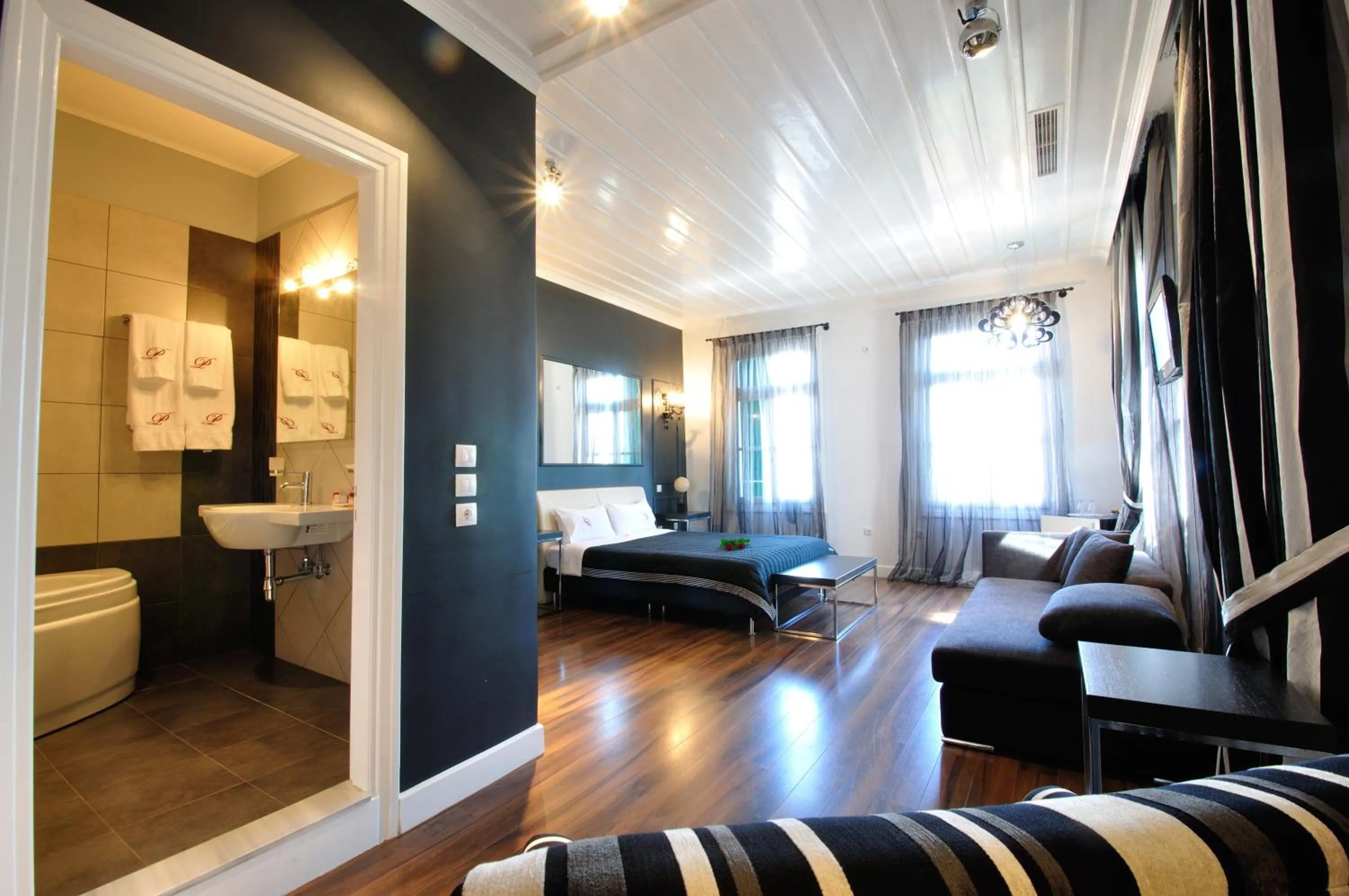 Photo of the whole room, Bed in il Palazzo Rooms & Suites