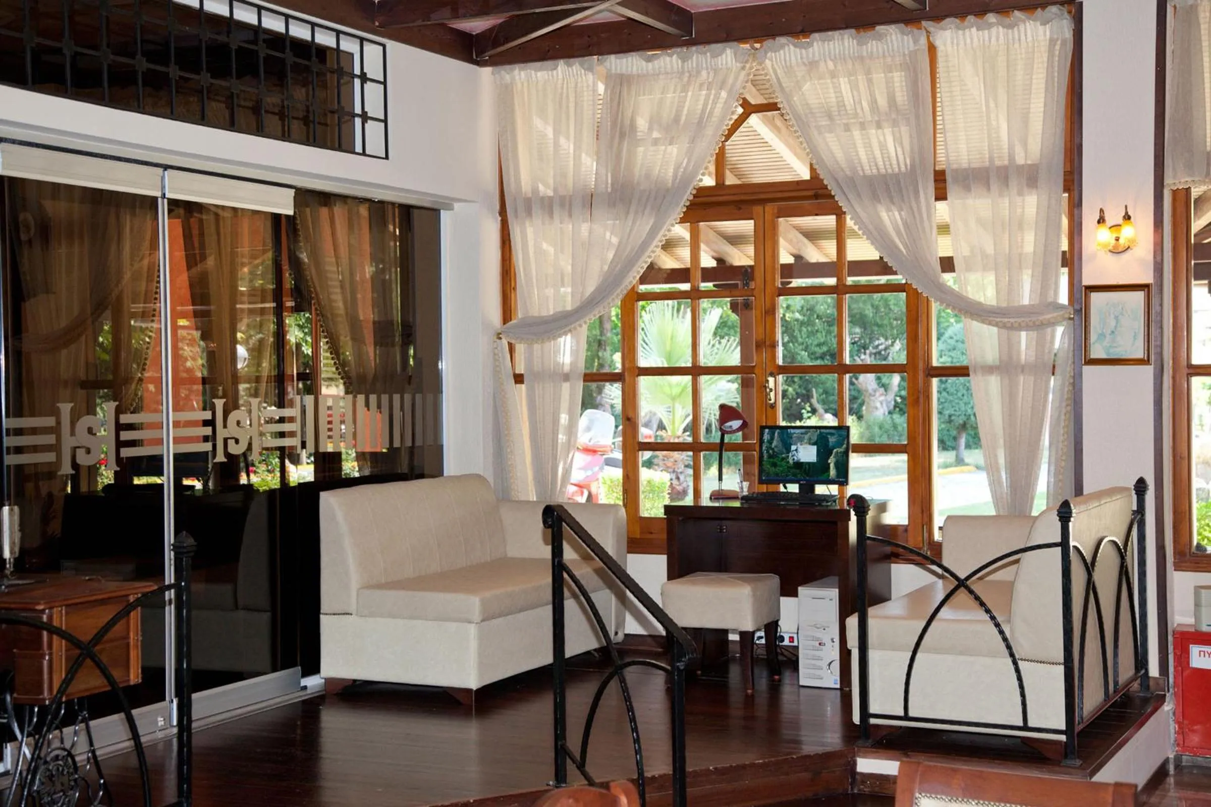 Lobby or reception in Spanias Hotel