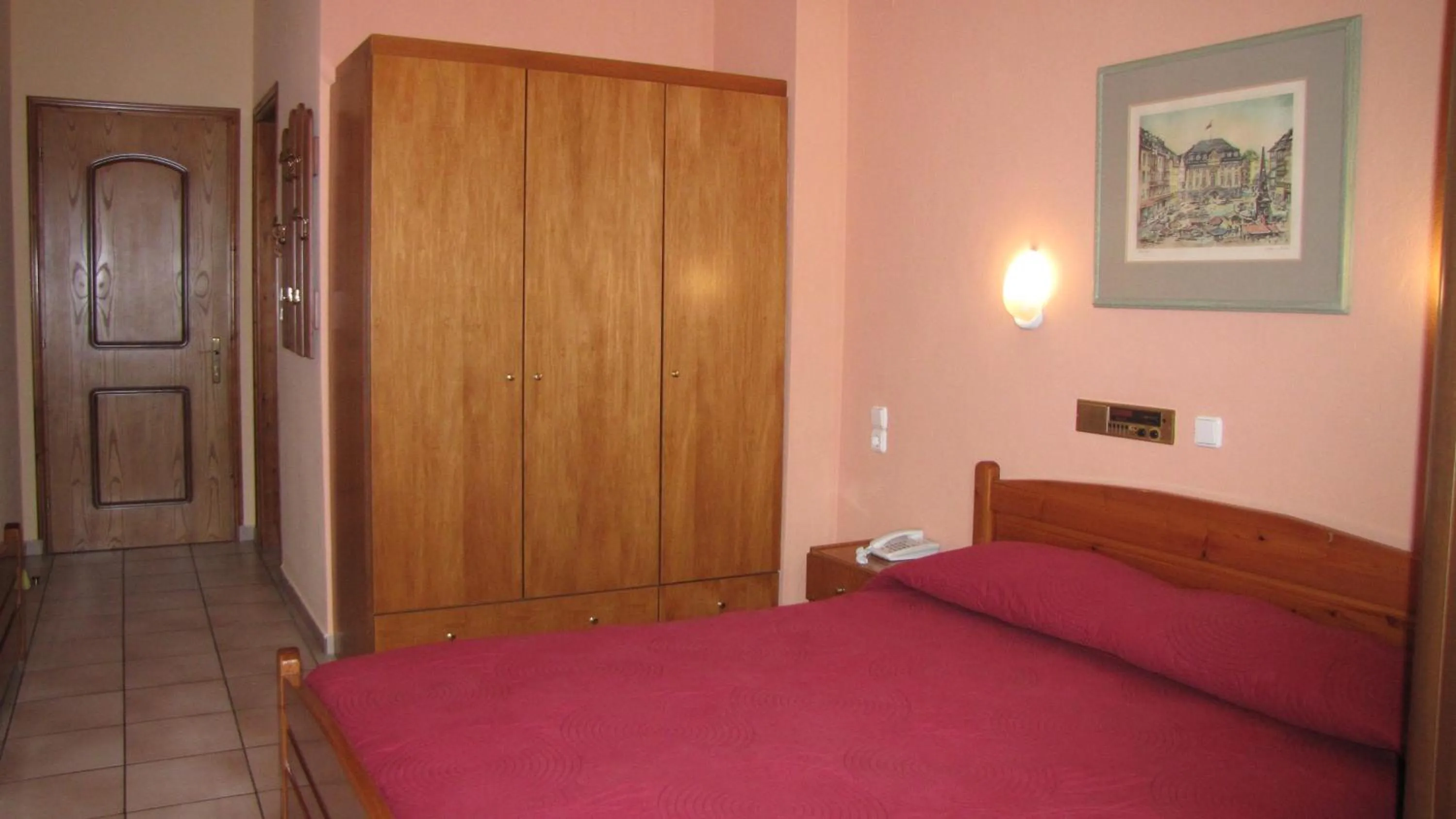 Photo of the whole room, Bed in Spanias Hotel