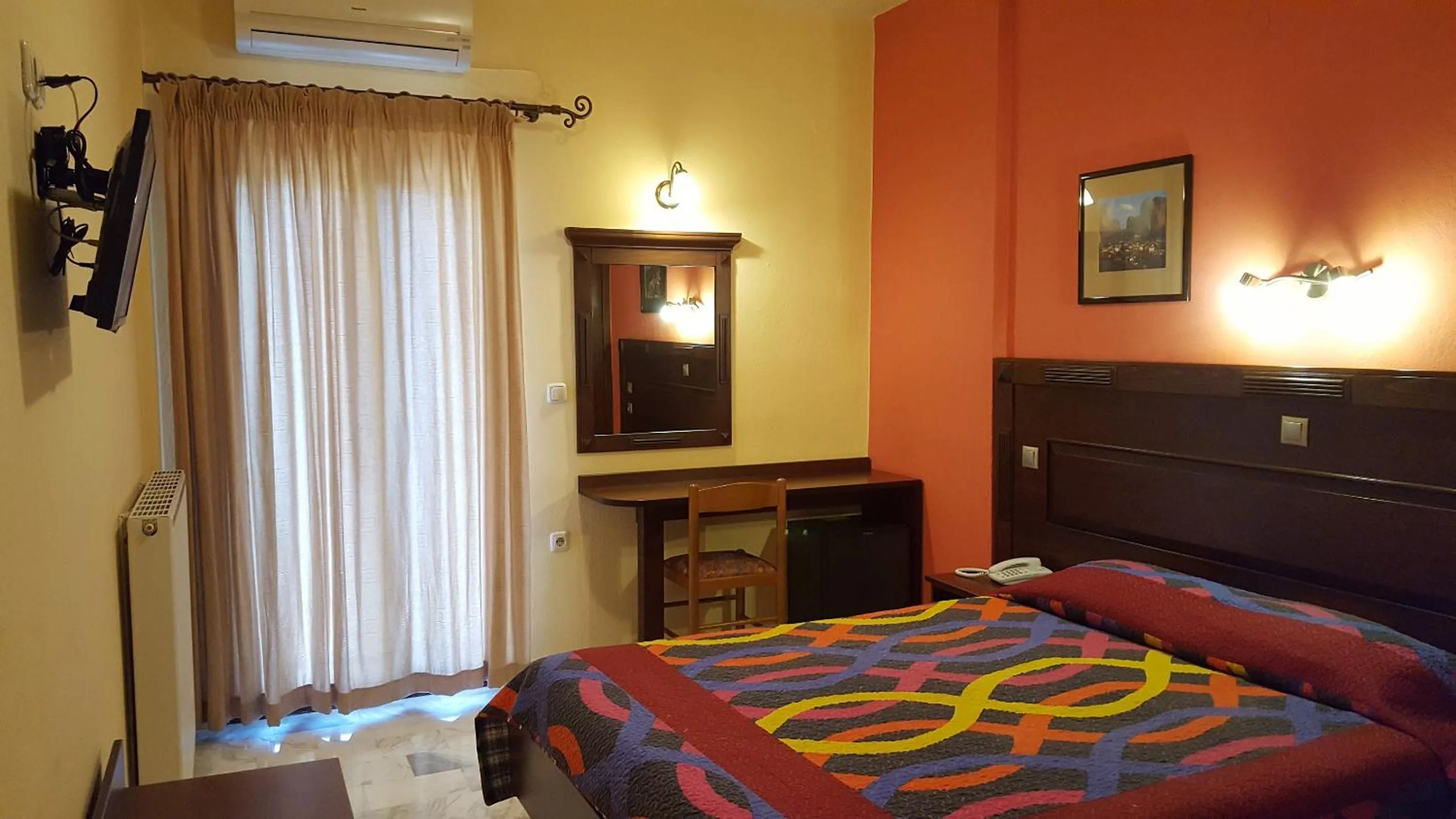 Photo of the whole room, Bed in Spanias Hotel