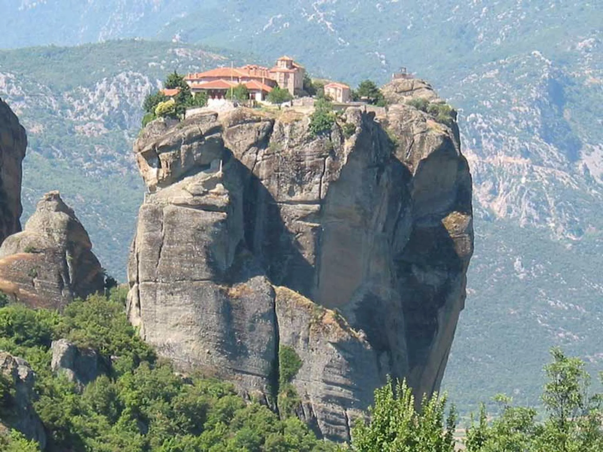 Nearby landmark in Spanias Hotel