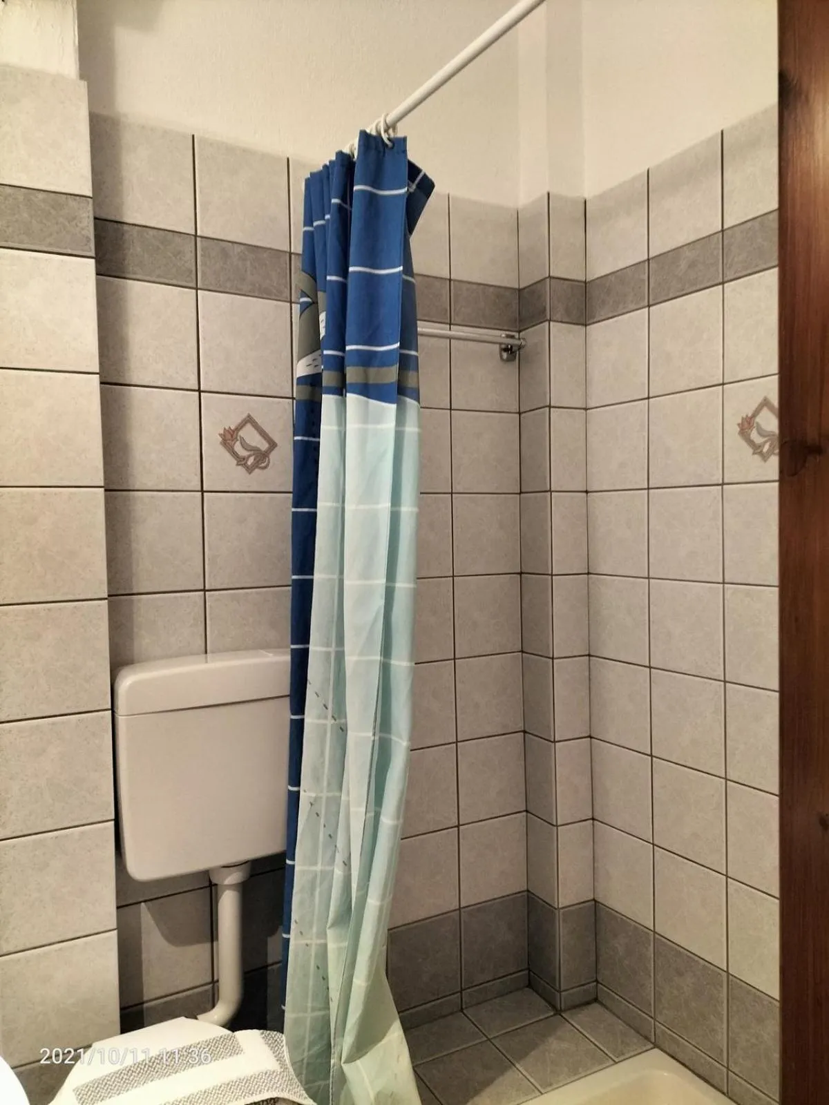 Bathroom in Spanias Hotel