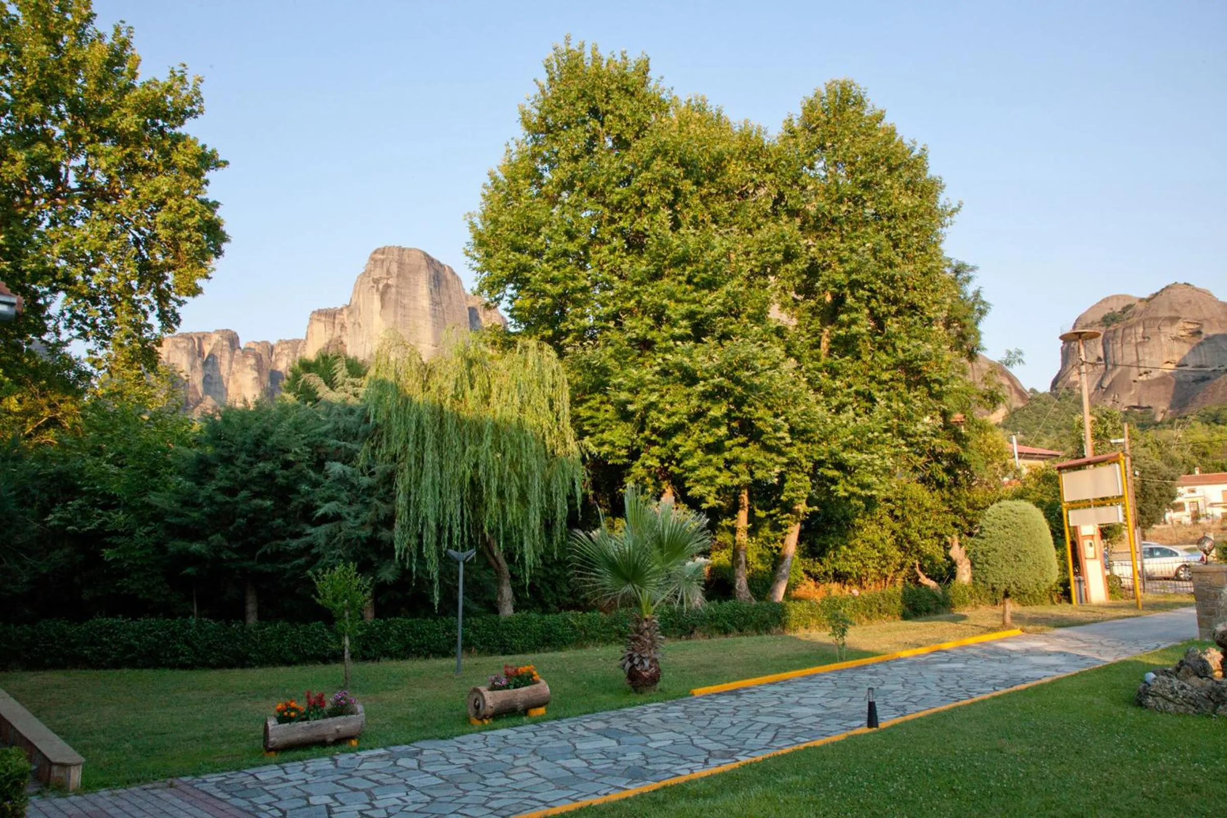 Garden in Spanias Hotel
