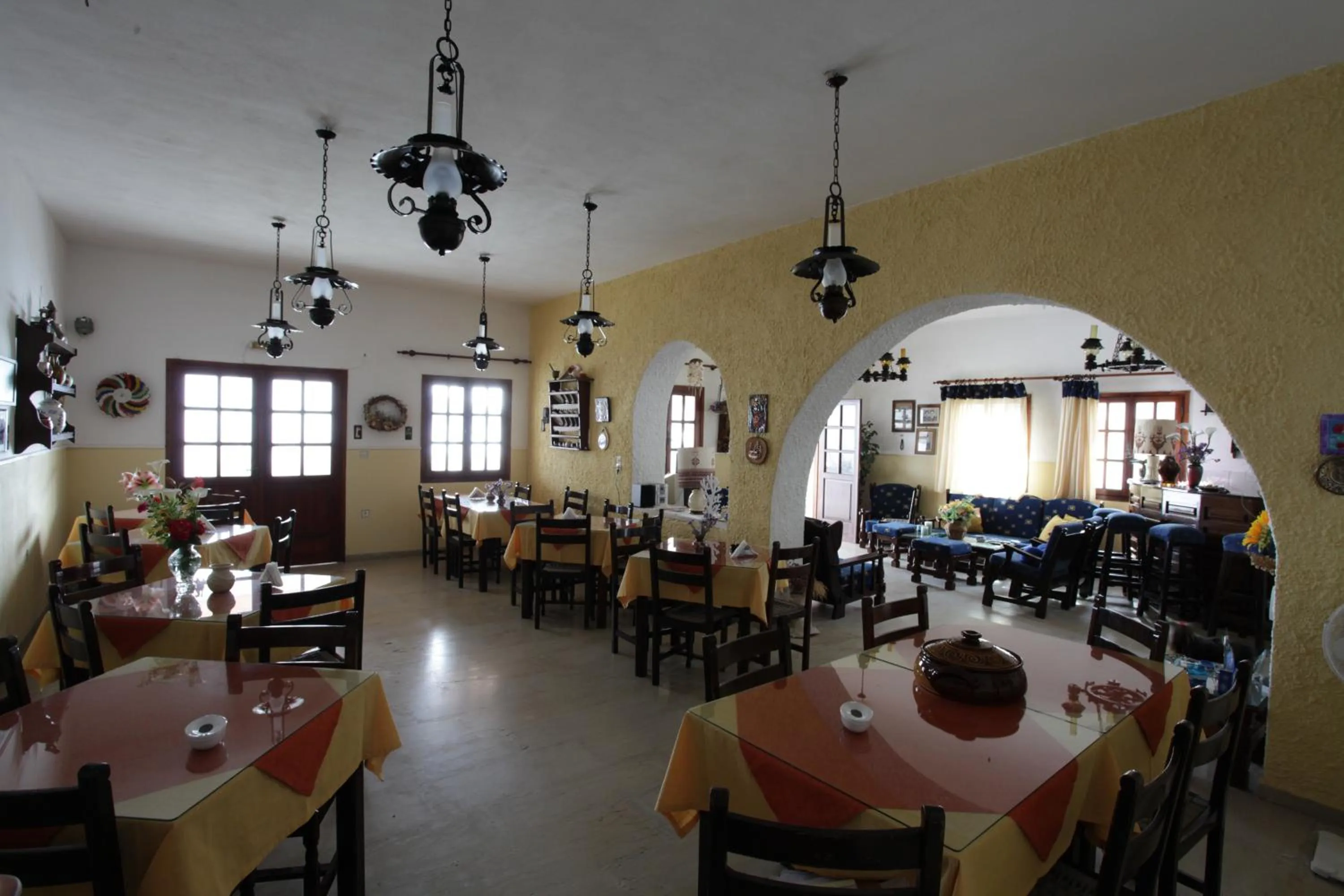 Restaurant/places to eat in Mare Monte