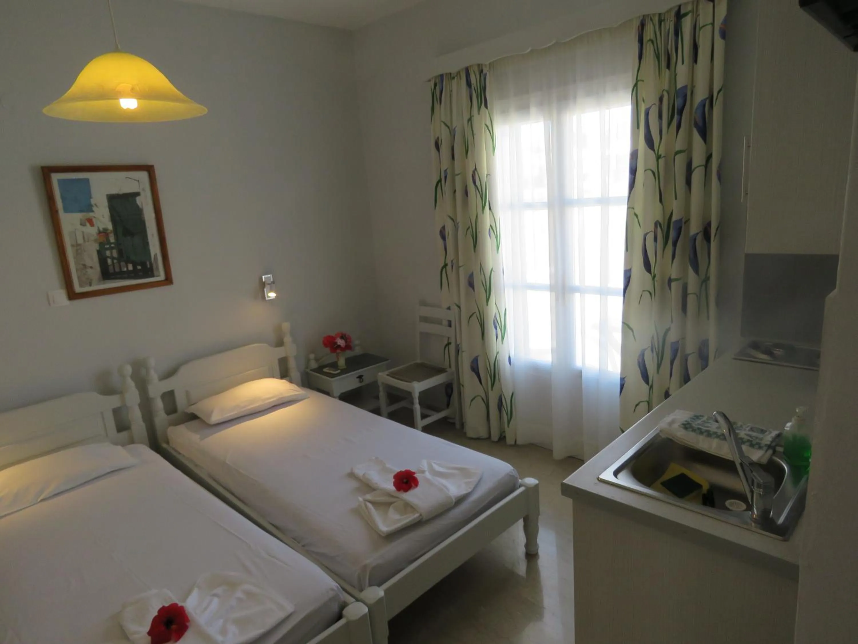 Day, Bed in Mare Monte